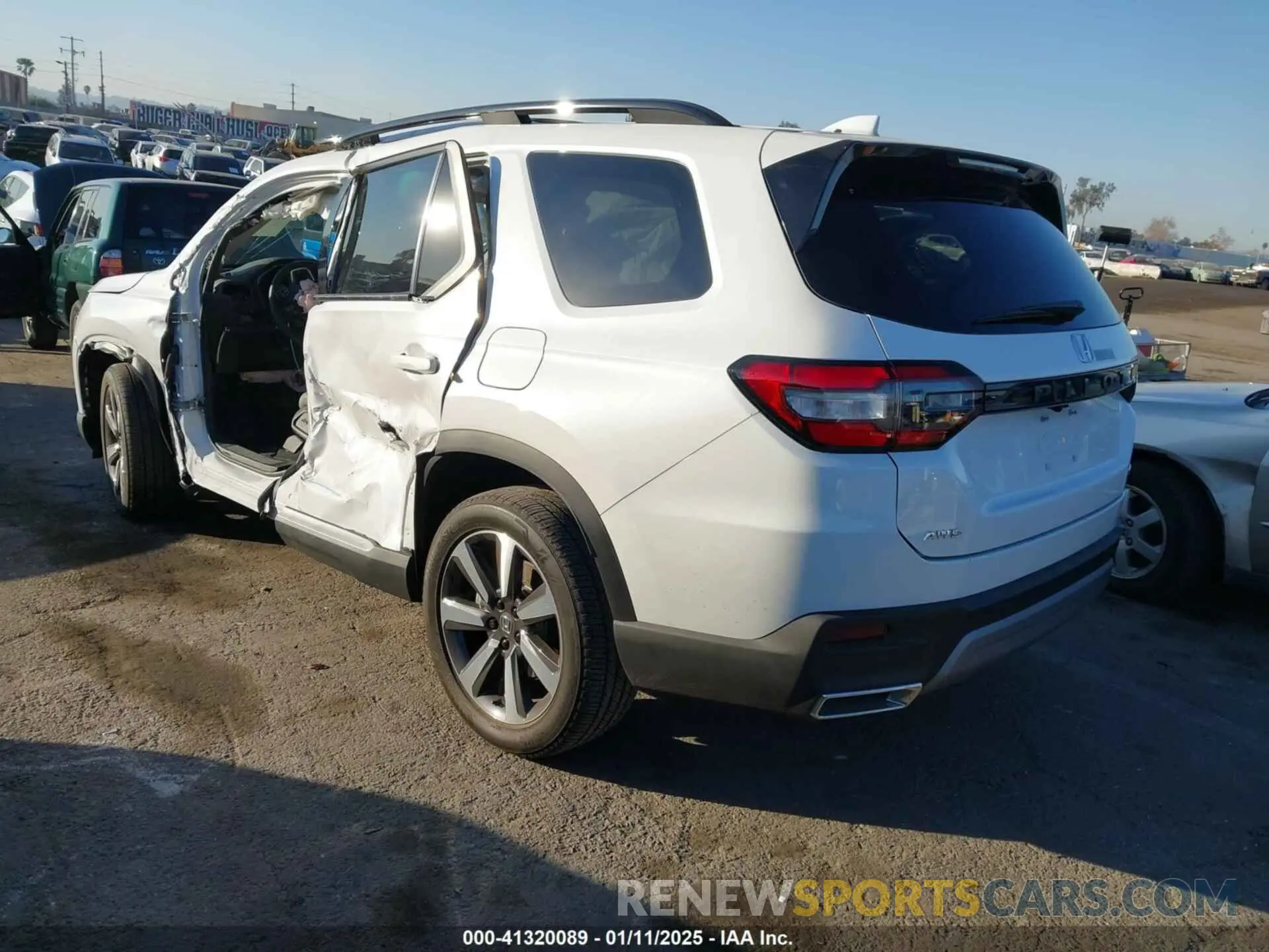 3 Photograph of a damaged car 5FNYG1H76SB010588 HONDA PILOT 2025