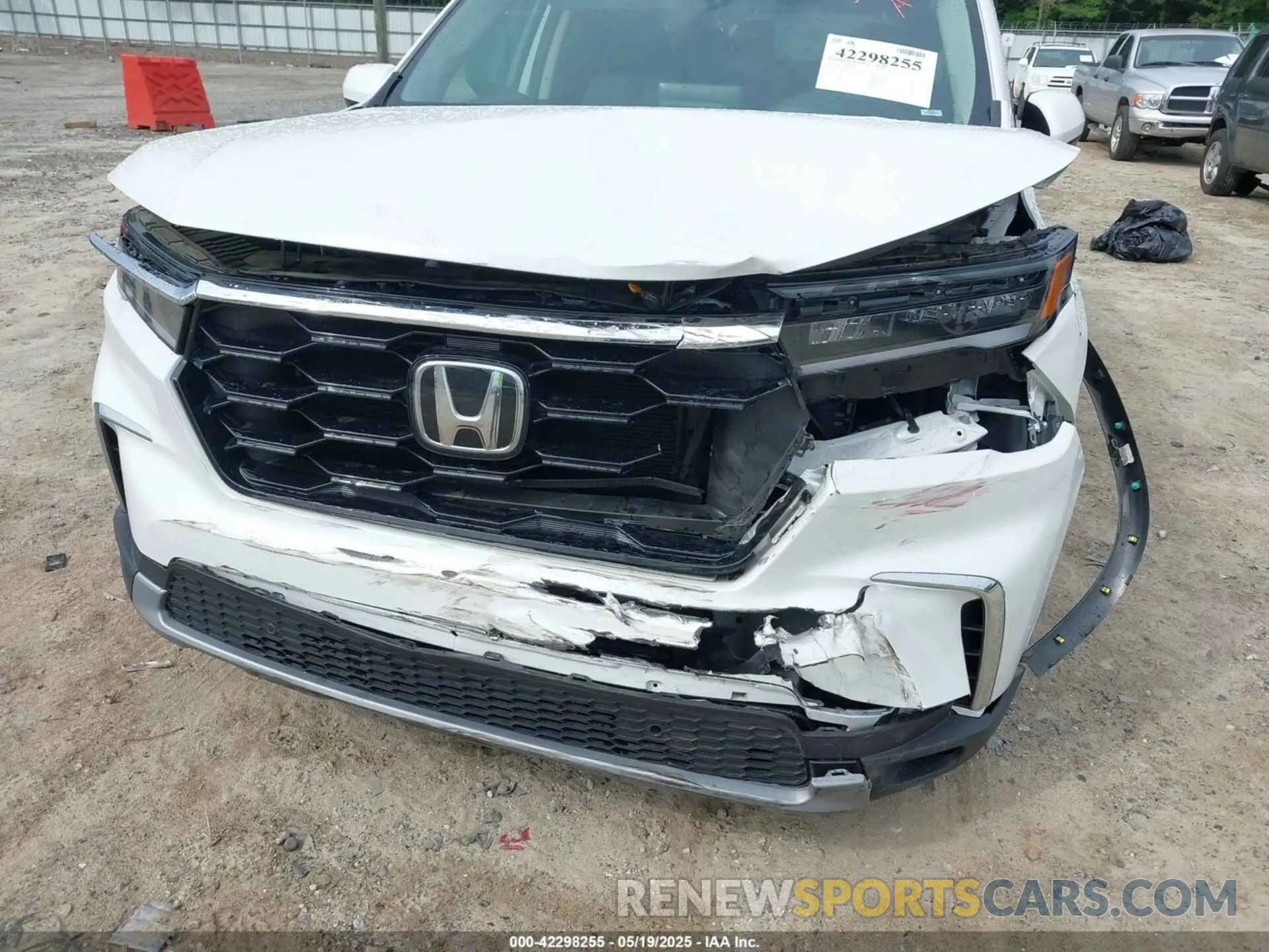 6 Photograph of a damaged car 5FNYG1H76SB095285 HONDA PILOT 2025