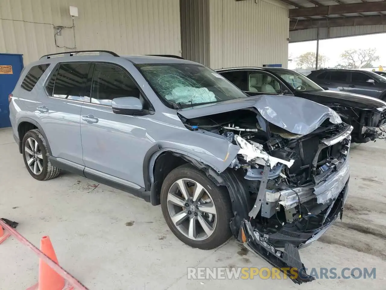 4 Photograph of a damaged car 5FNYG1H76SB100324 HONDA PILOT 2025