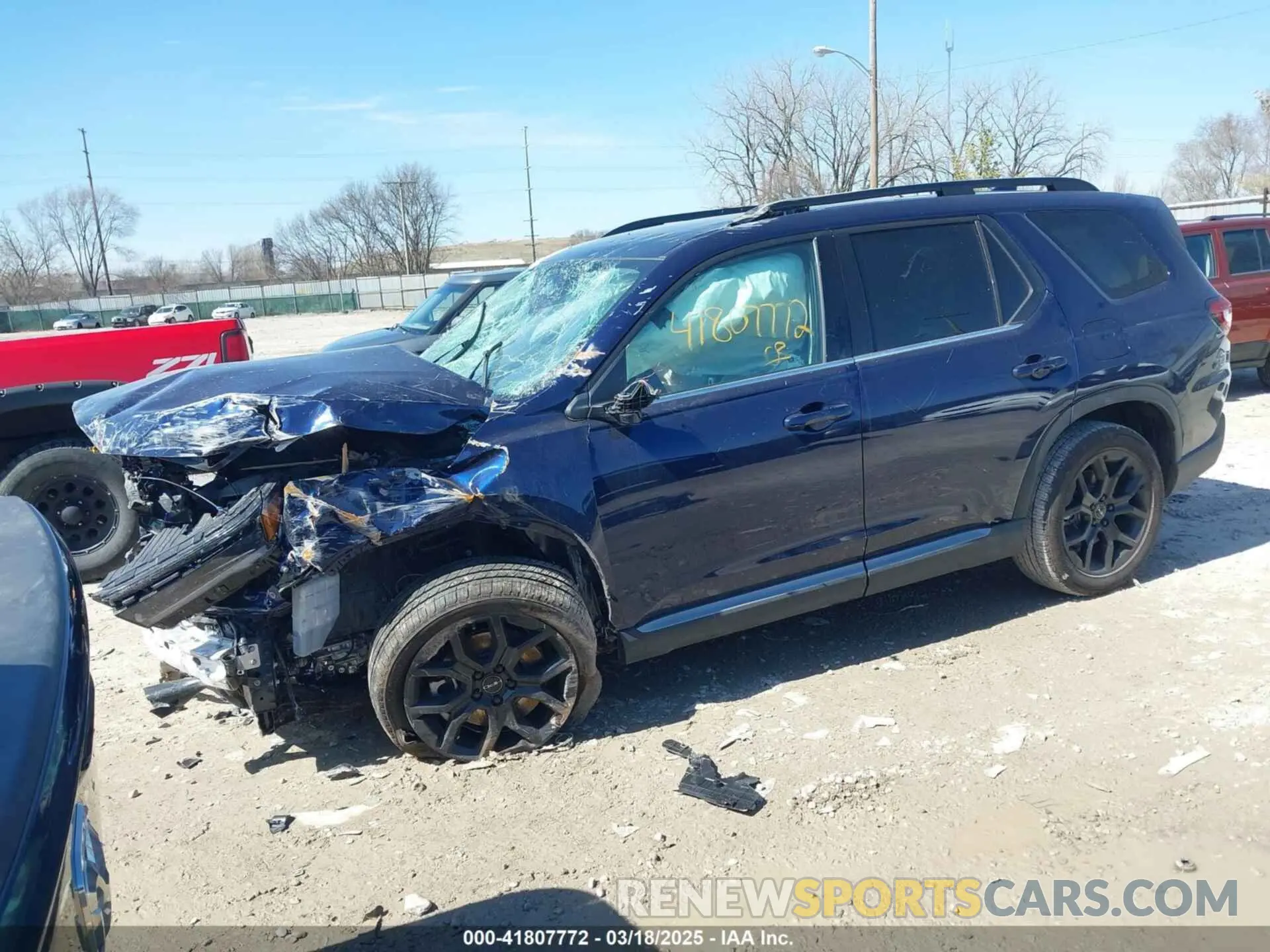 2 Photograph of a damaged car 5FNYG1H77SB091049 HONDA PILOT 2025