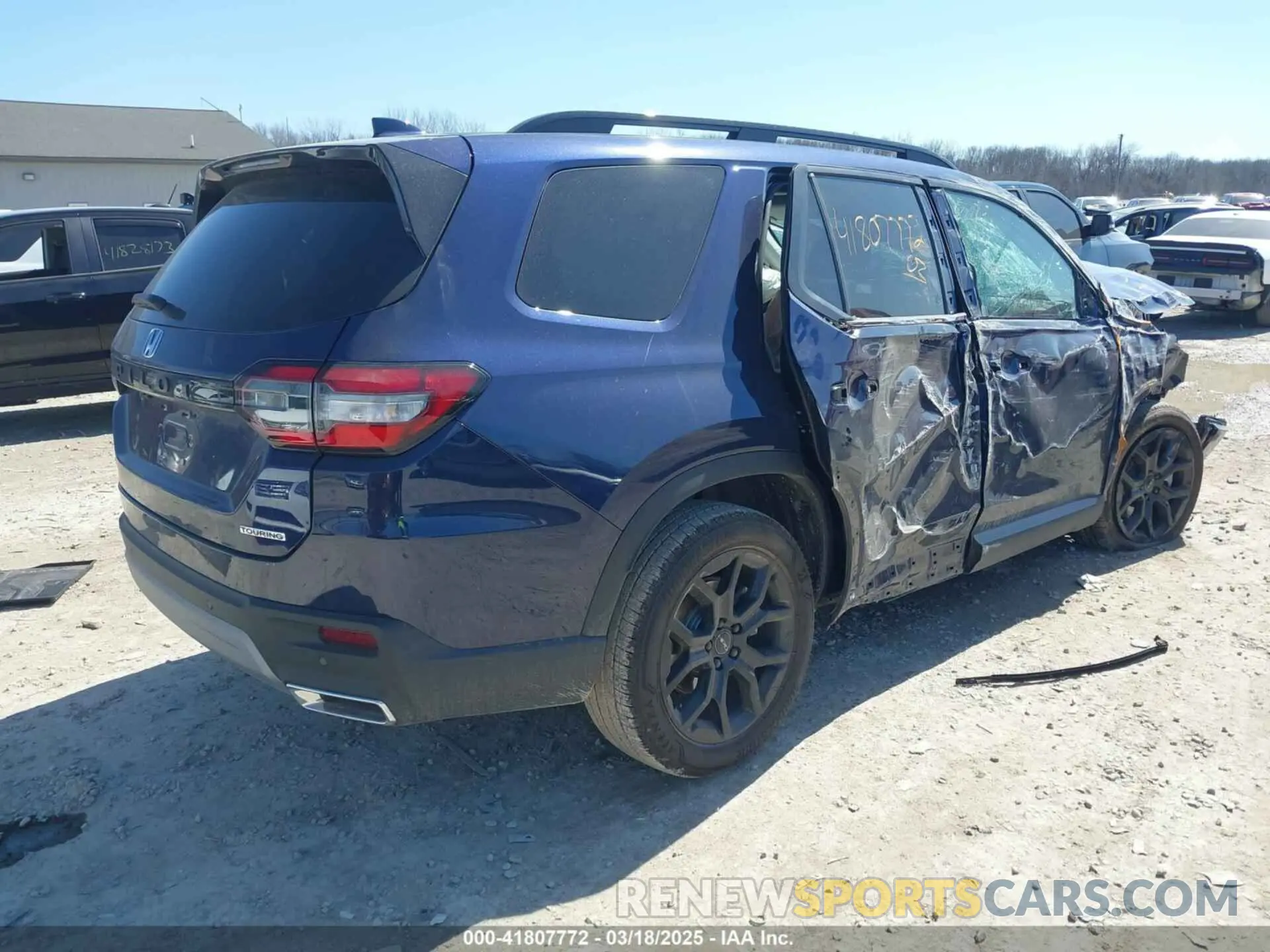 4 Photograph of a damaged car 5FNYG1H77SB091049 HONDA PILOT 2025
