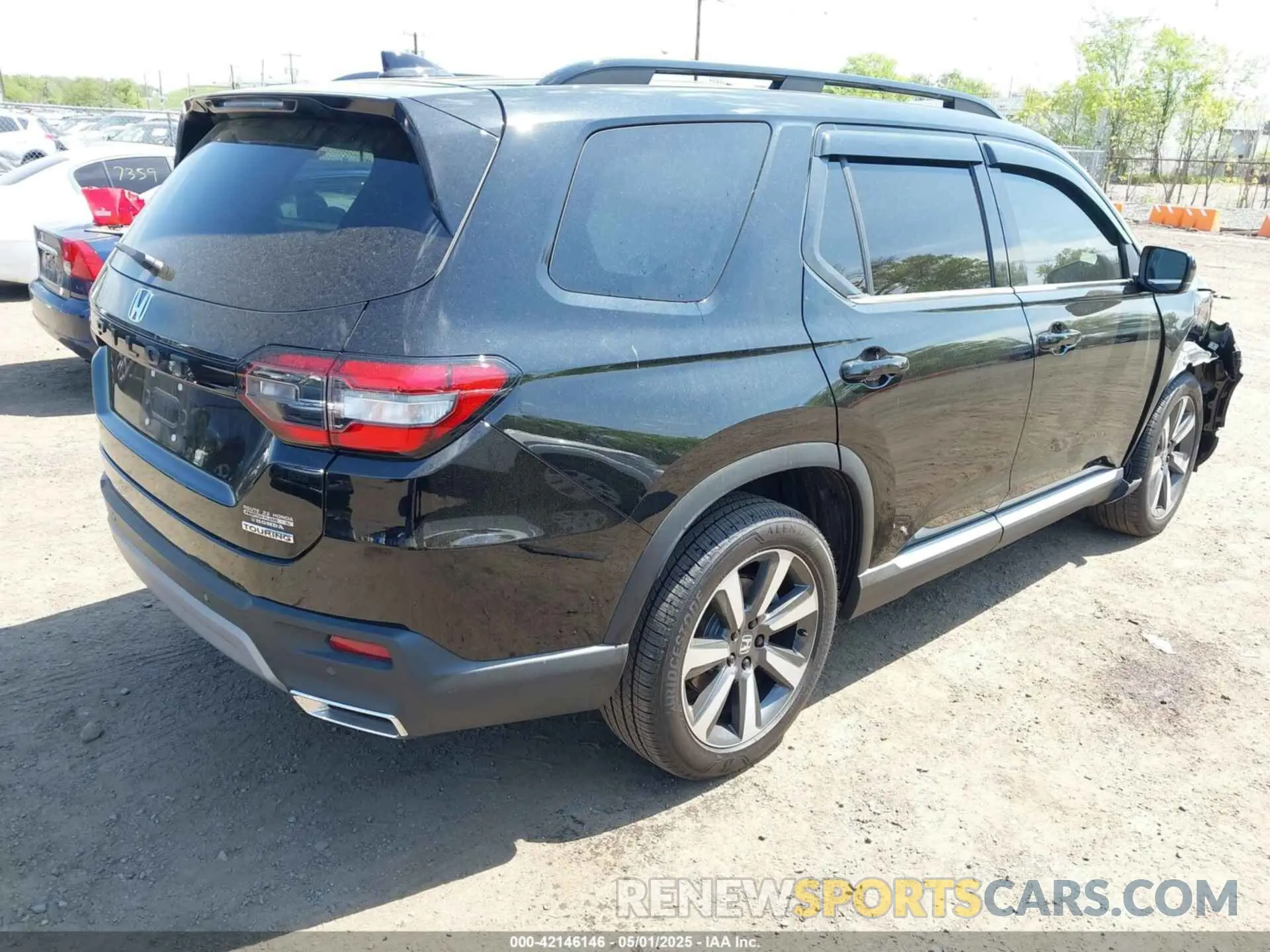 4 Photograph of a damaged car 5FNYG1H78SB076429 HONDA PILOT 2025