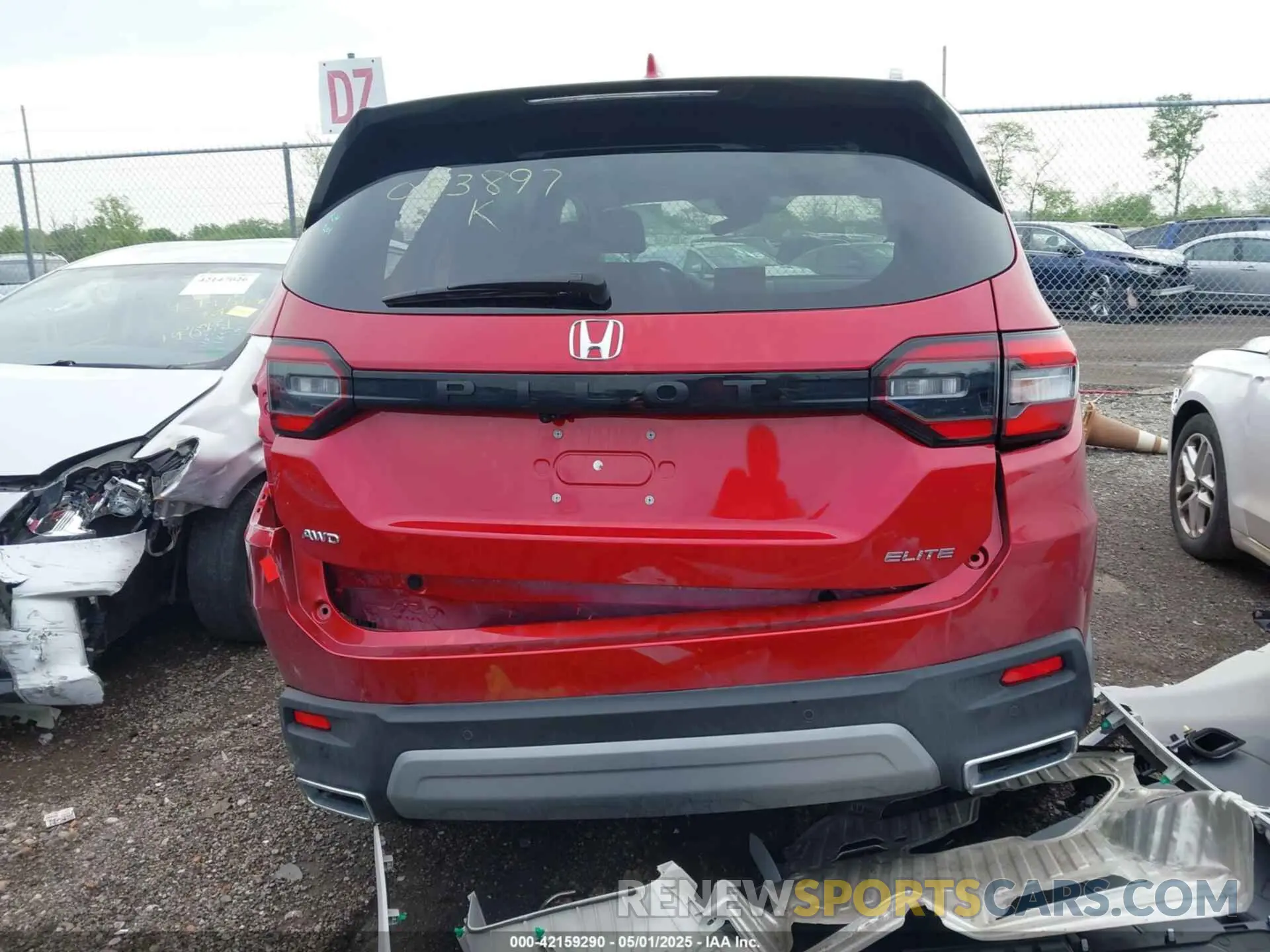 17 Photograph of a damaged car 5FNYG1H82SB053897 HONDA PILOT 2025