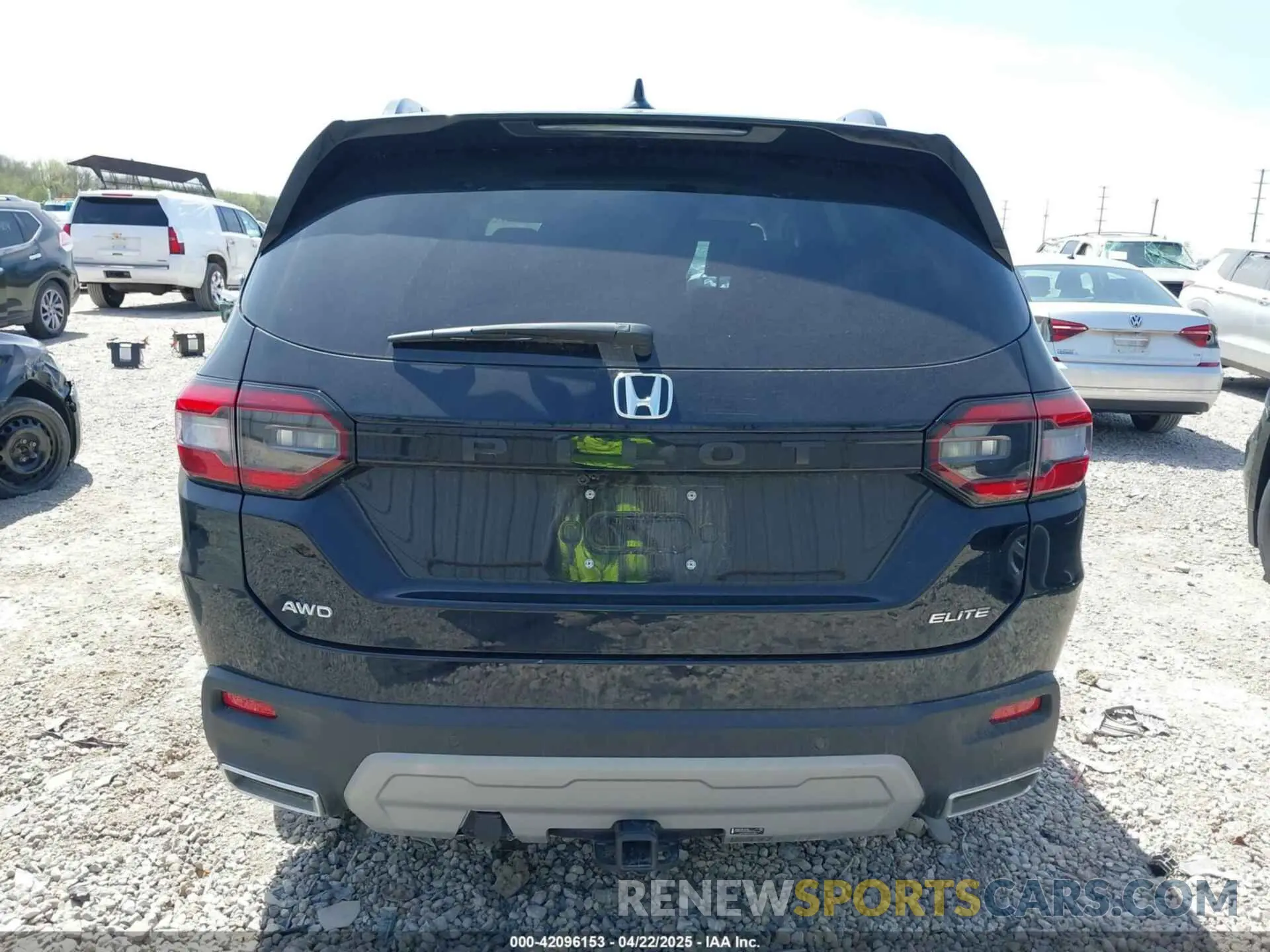 16 Photograph of a damaged car 5FNYG1H82SB094112 HONDA PILOT 2025