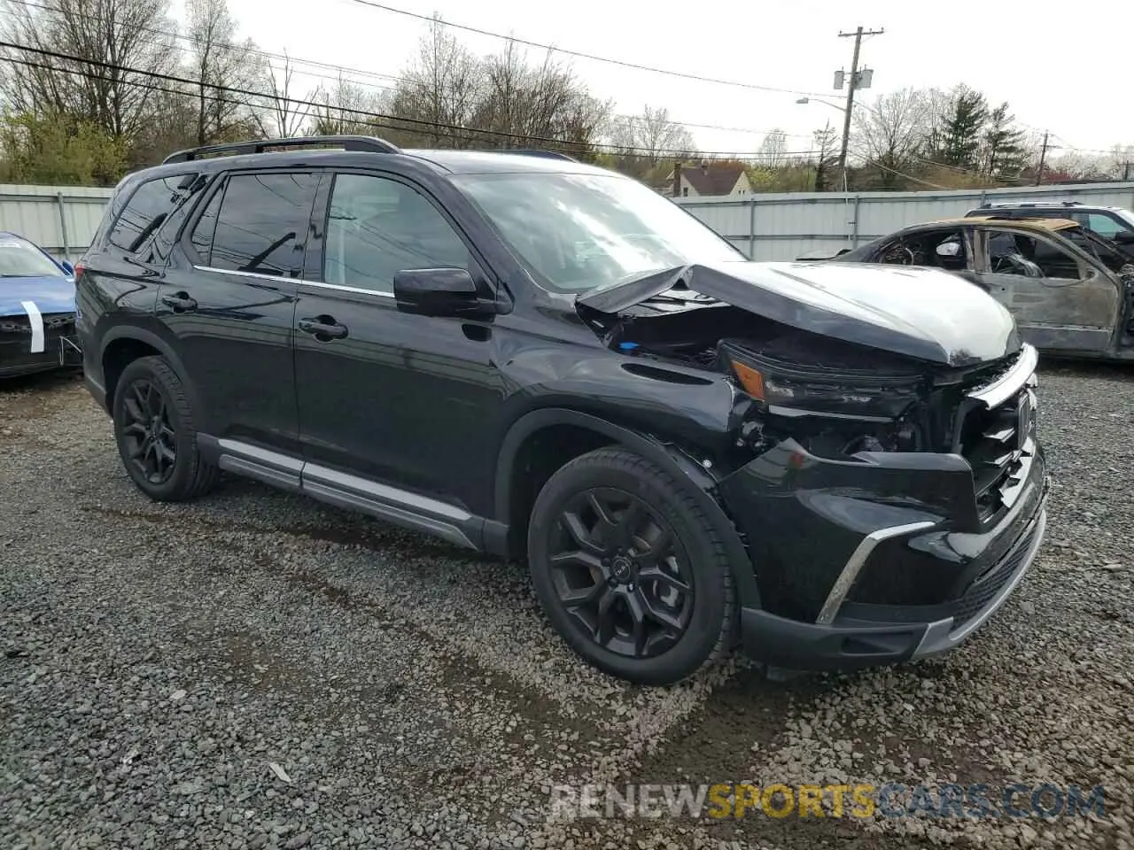 4 Photograph of a damaged car 5FNYG1H83SB028135 HONDA PILOT 2025
