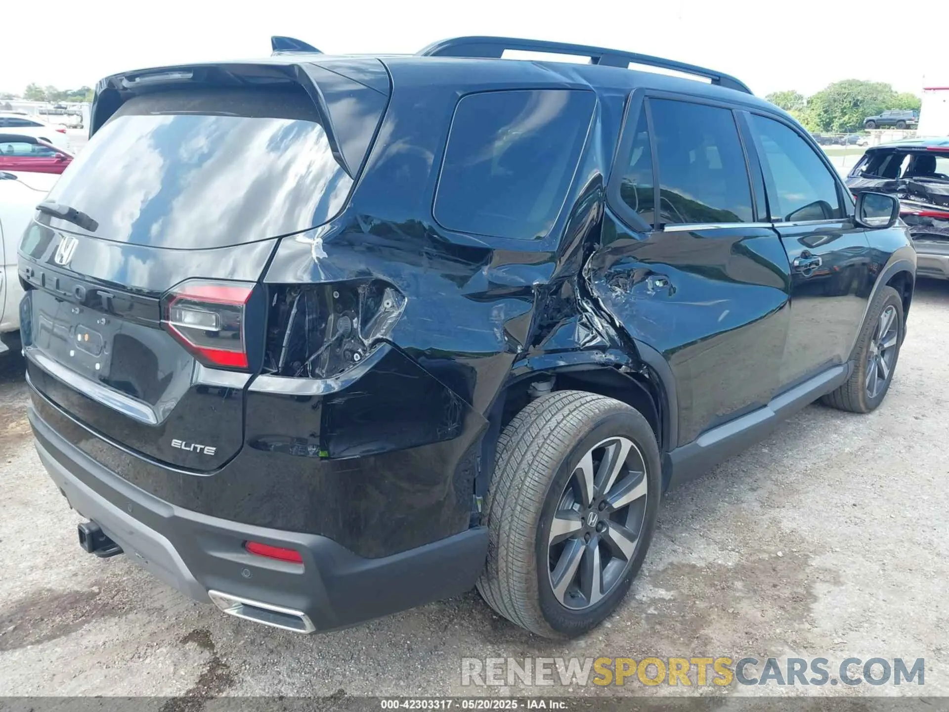 4 Photograph of a damaged car 5FNYG1H83SB039166 HONDA PILOT 2025