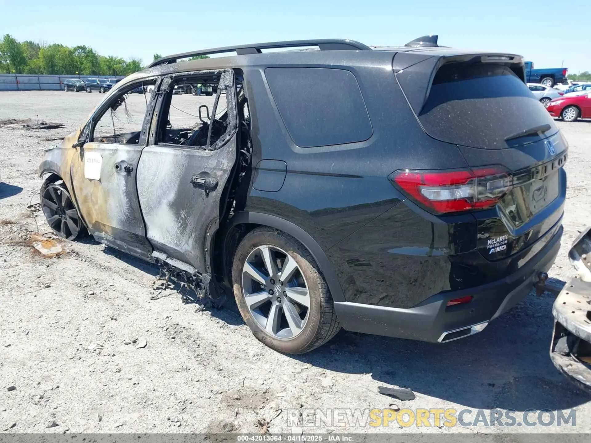 3 Photograph of a damaged car 5FNYG1H83SB115520 HONDA PILOT 2025