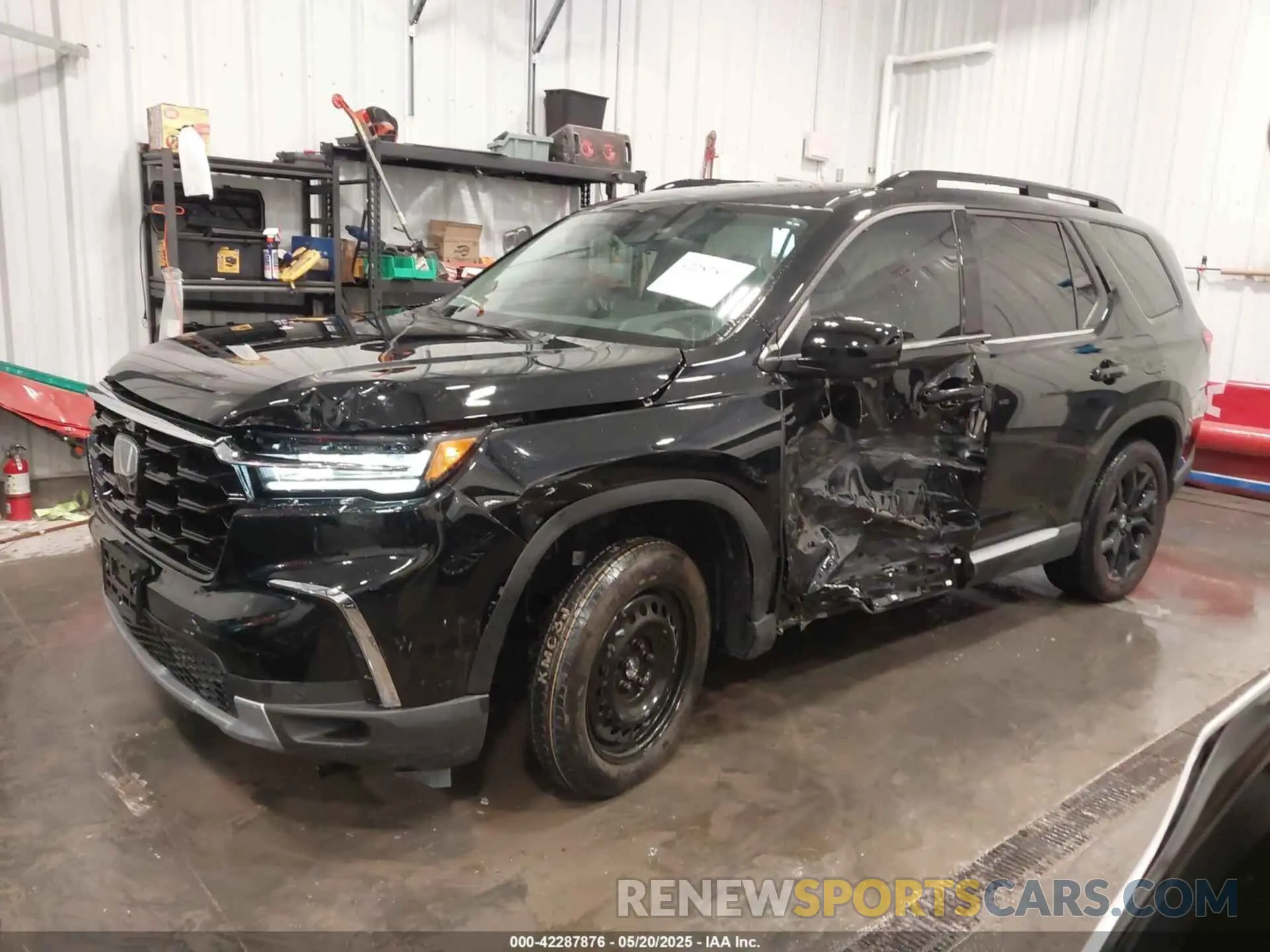 2 Photograph of a damaged car 5FNYG1H85SB046393 HONDA PILOT 2025