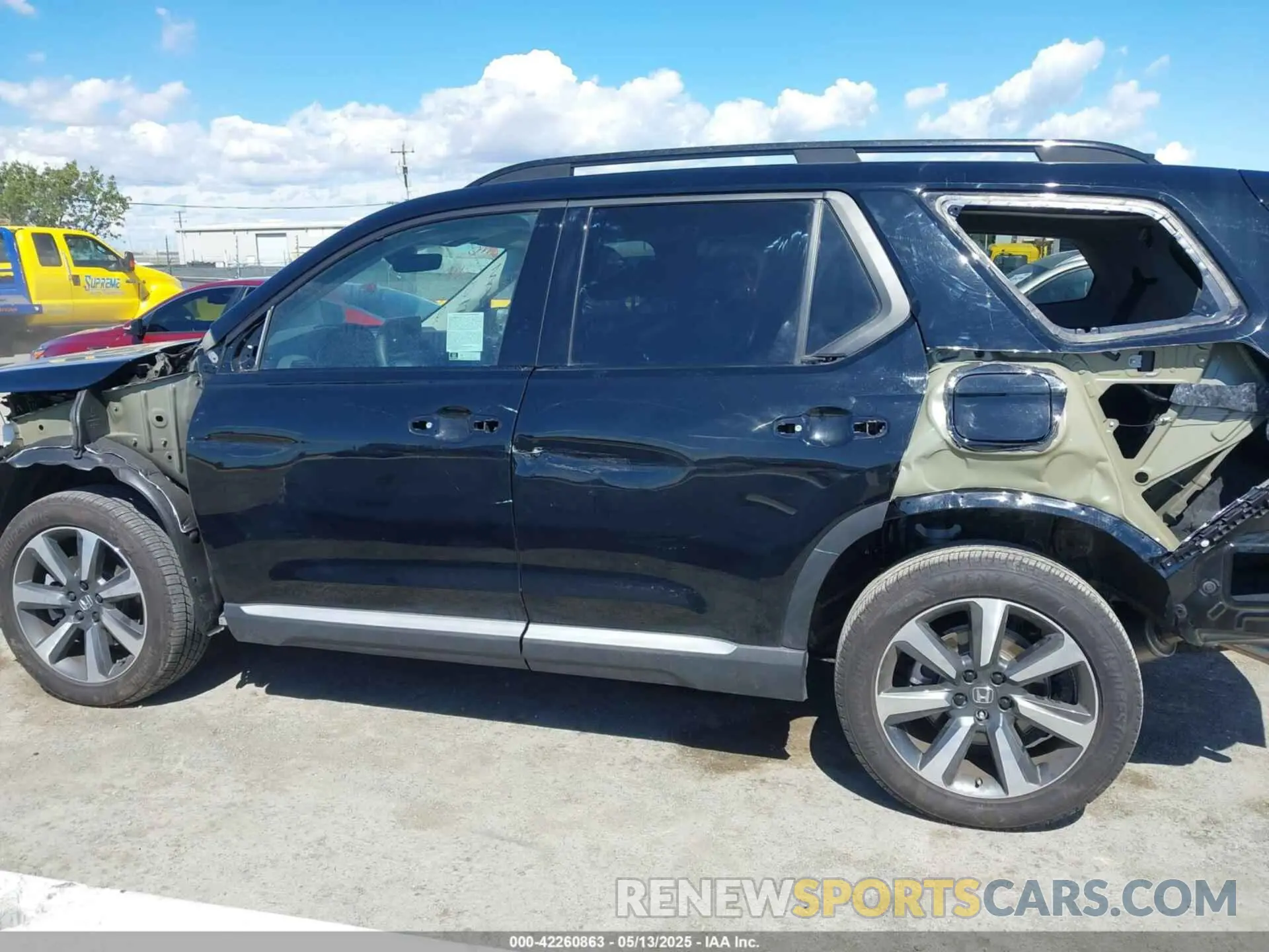 15 Photograph of a damaged car 5FNYG1H86SB005190 HONDA PILOT 2025