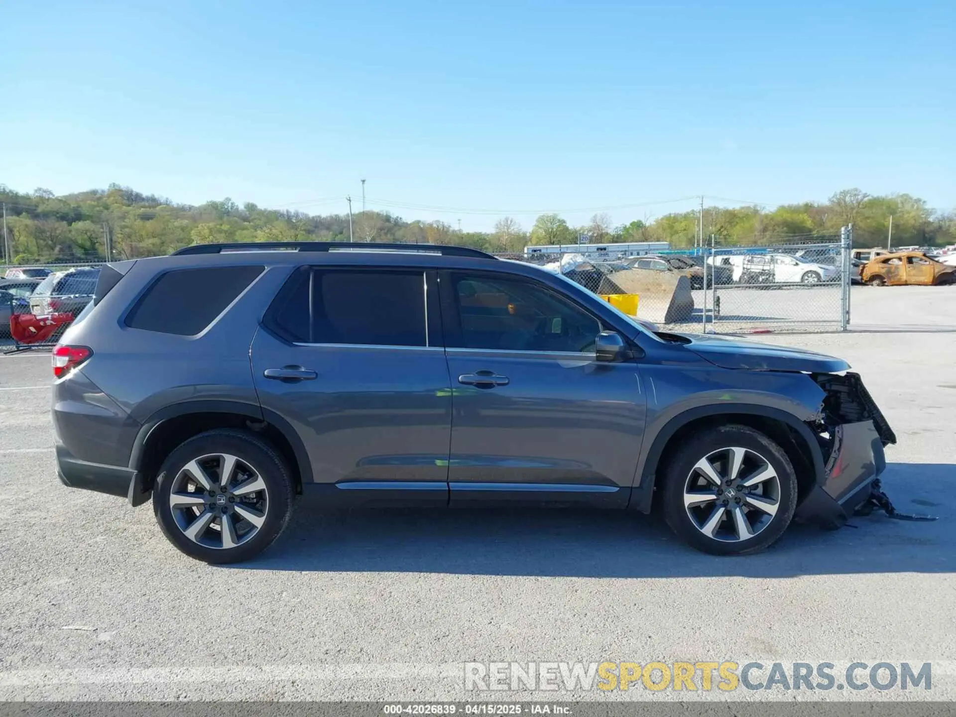 13 Photograph of a damaged car 5FNYG1H86SB043860 HONDA PILOT 2025