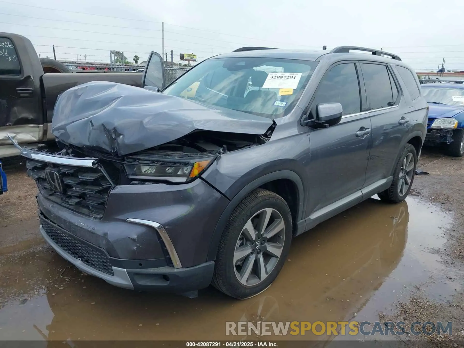 2 Photograph of a damaged car 5FNYG1H88SB070302 HONDA PILOT 2025