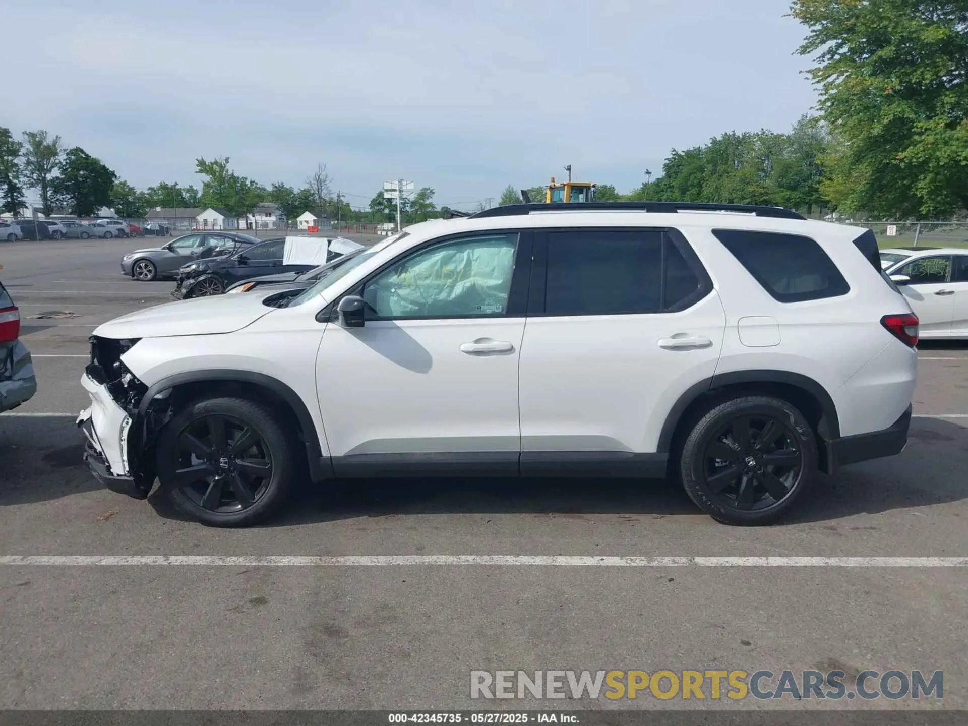 14 Photograph of a damaged car 5FNYG1H90SB128783 HONDA PILOT 2025