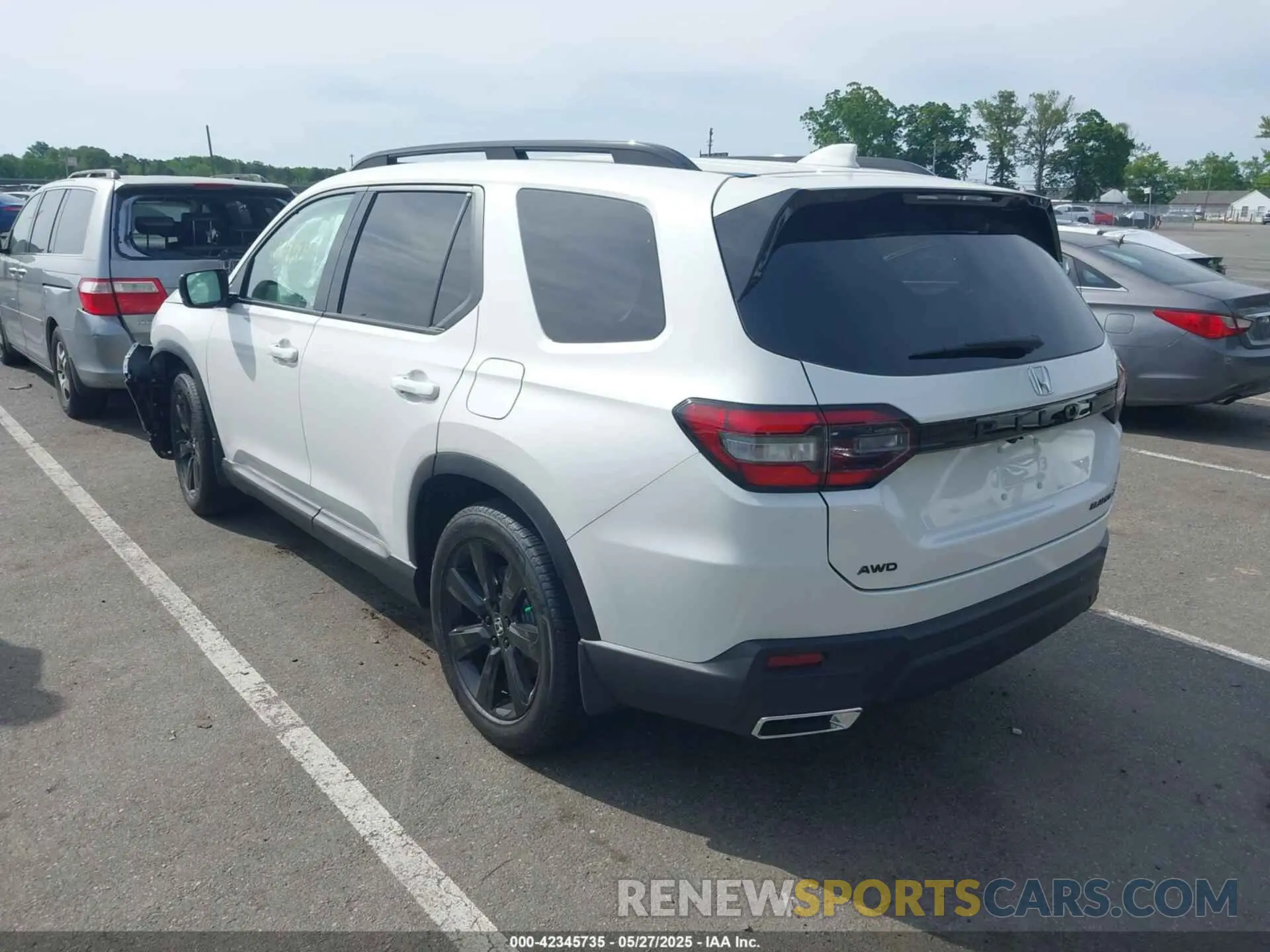 3 Photograph of a damaged car 5FNYG1H90SB128783 HONDA PILOT 2025