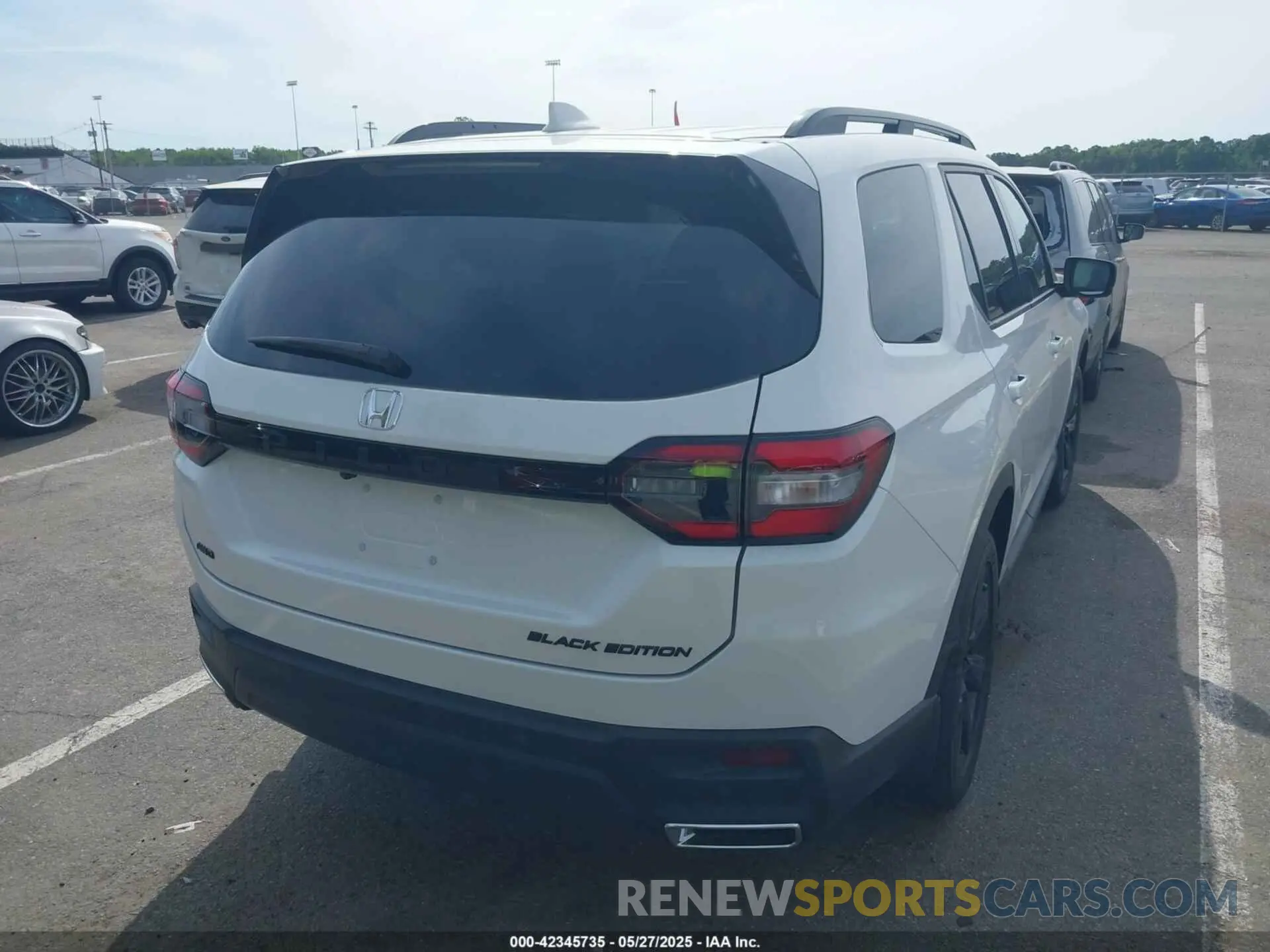 4 Photograph of a damaged car 5FNYG1H90SB128783 HONDA PILOT 2025