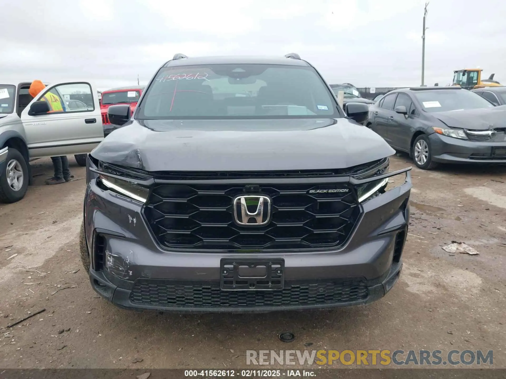 13 Photograph of a damaged car 5FNYG1H95SB040182 HONDA PILOT 2025