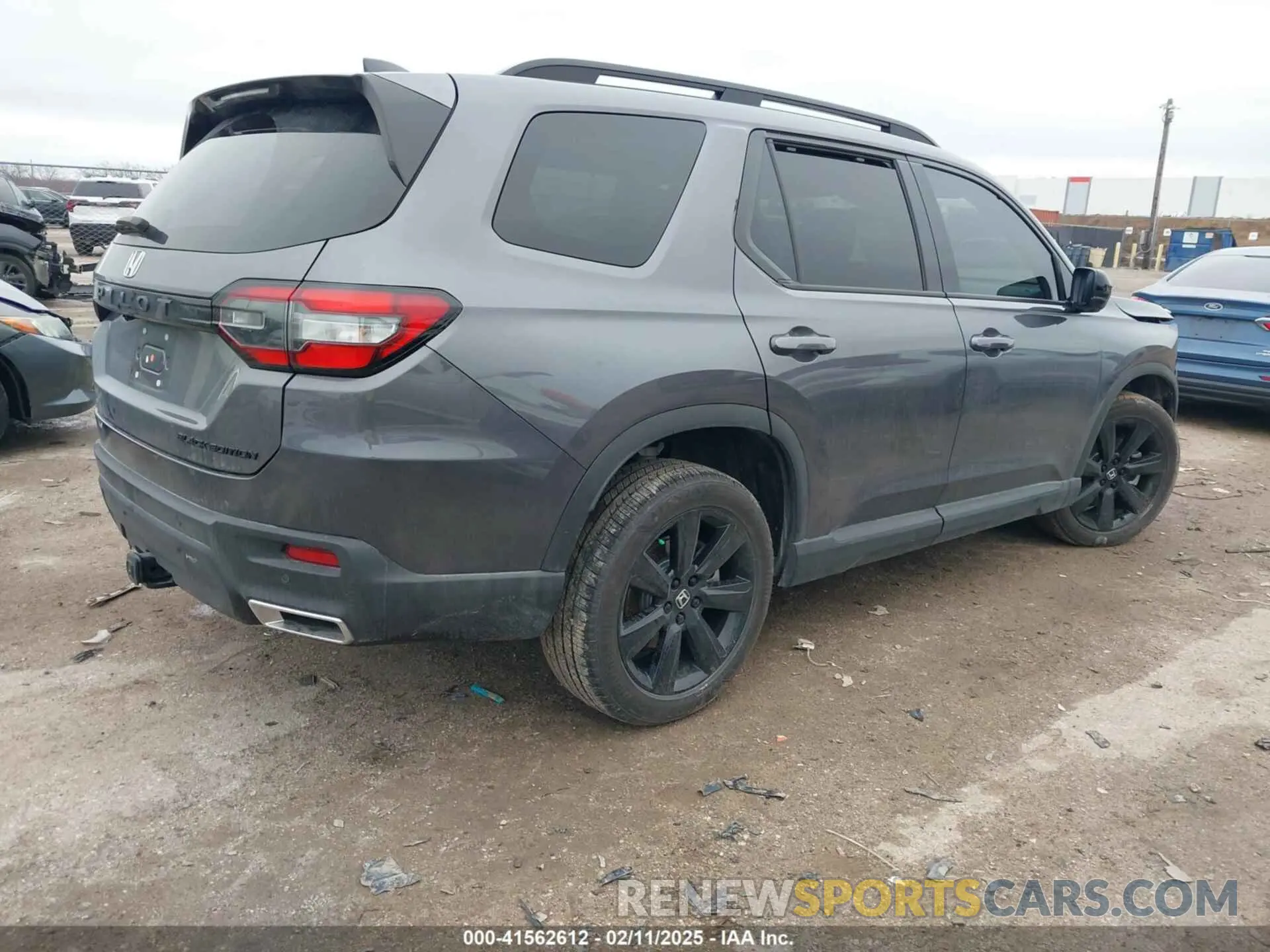 4 Photograph of a damaged car 5FNYG1H95SB040182 HONDA PILOT 2025