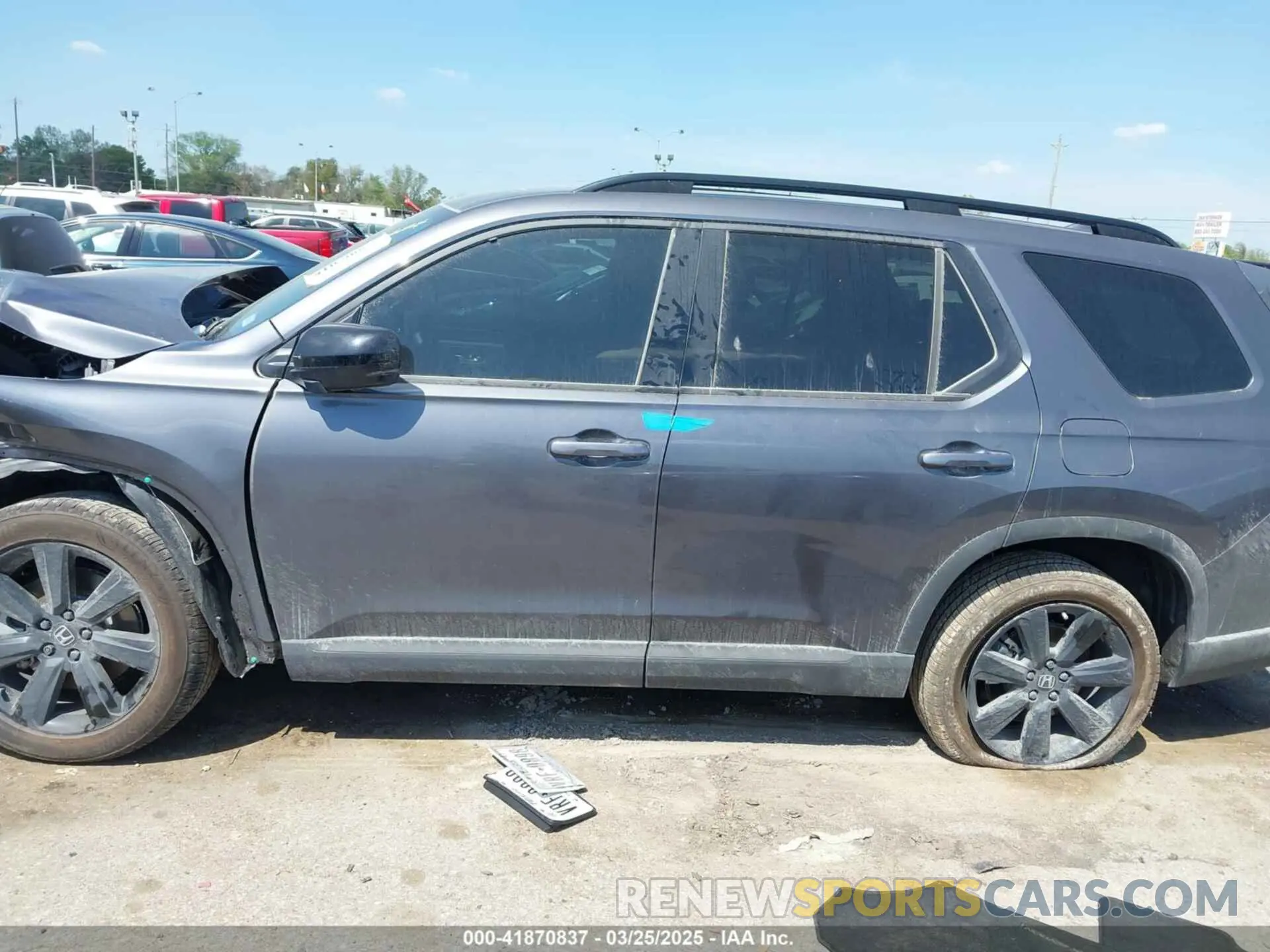 14 Photograph of a damaged car 5FNYG1H95SB053594 HONDA PILOT 2025