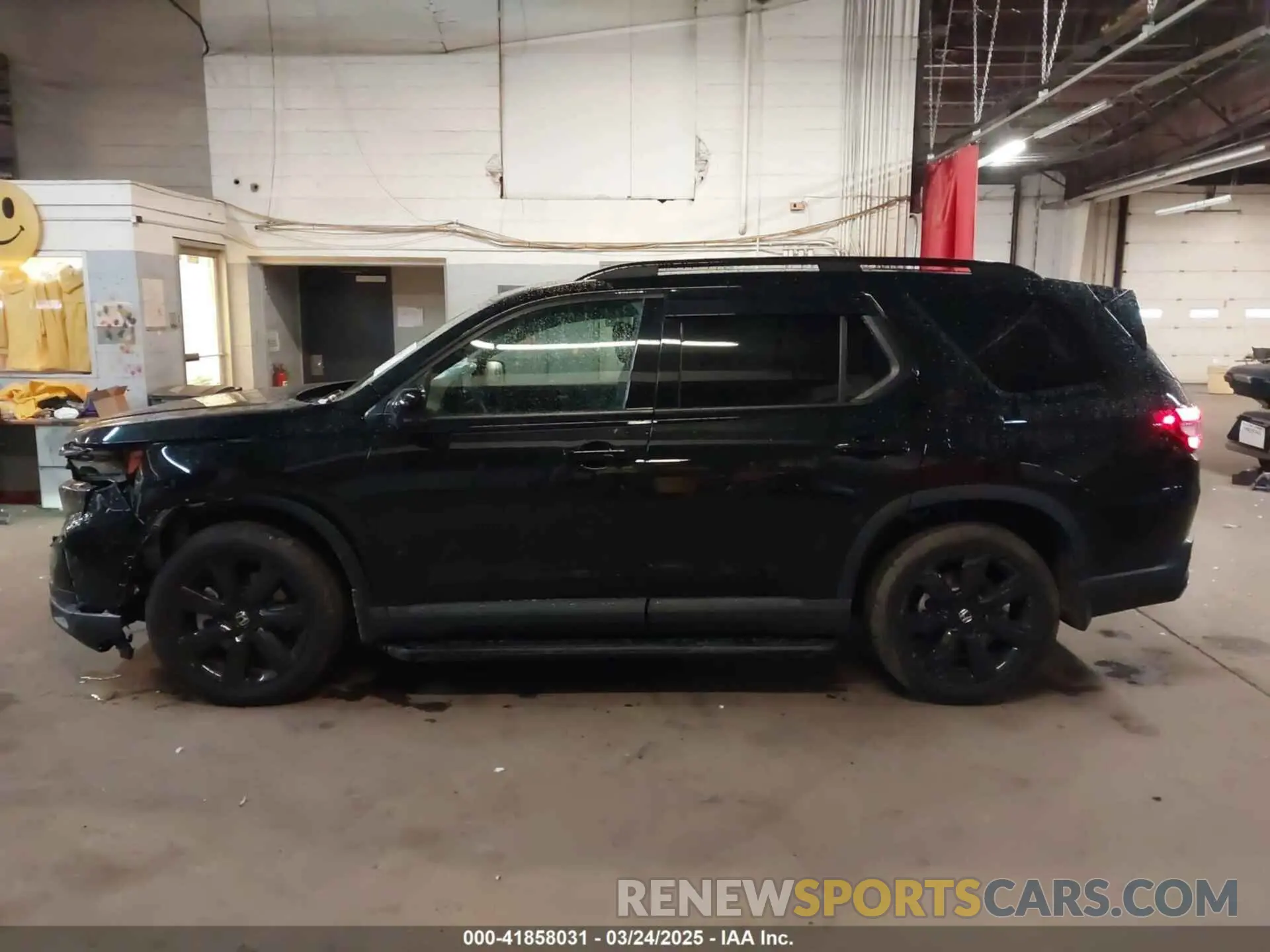 14 Photograph of a damaged car 5FNYG1H95SB073313 HONDA PILOT 2025