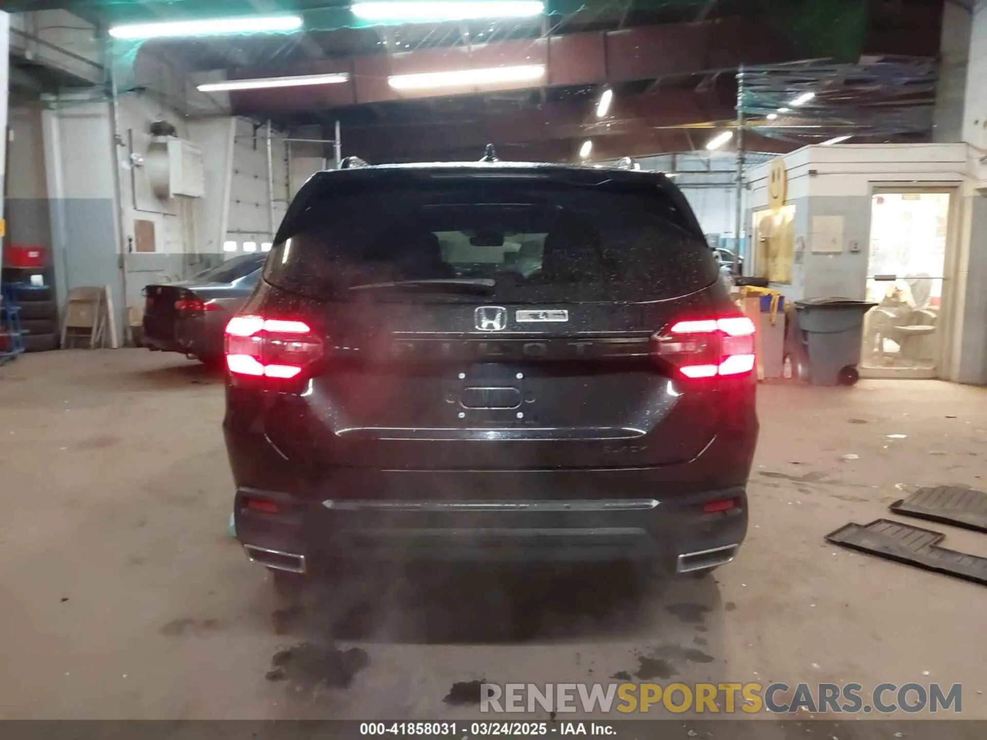 16 Photograph of a damaged car 5FNYG1H95SB073313 HONDA PILOT 2025