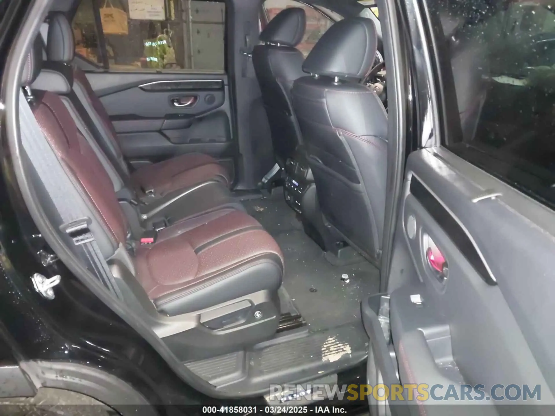 8 Photograph of a damaged car 5FNYG1H95SB073313 HONDA PILOT 2025