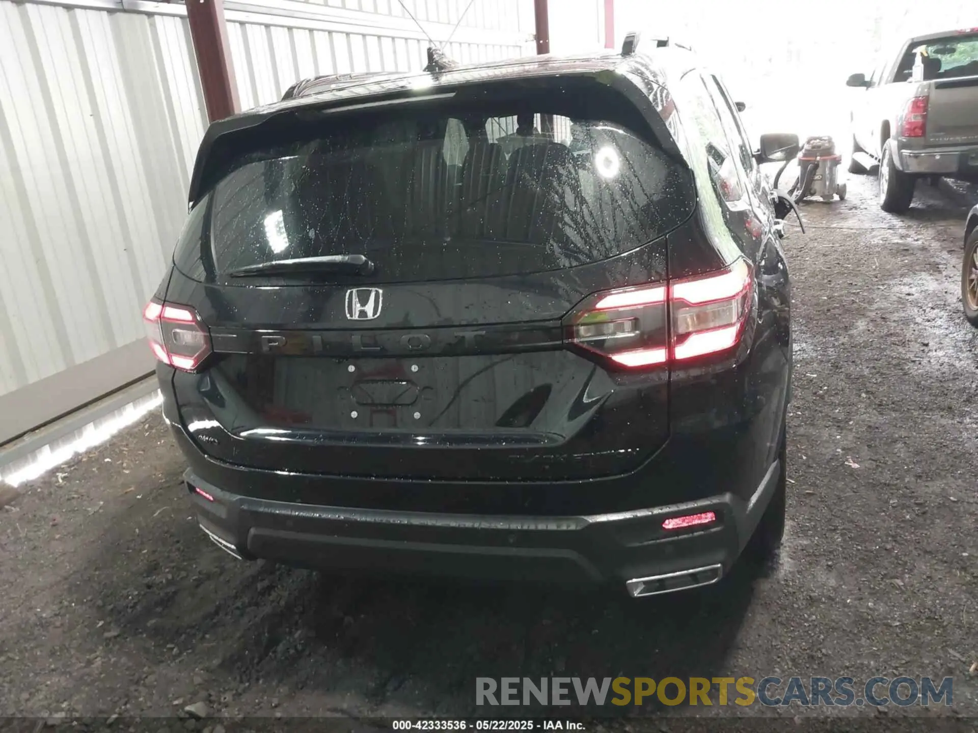 16 Photograph of a damaged car 5FNYG1H95SB082691 HONDA PILOT 2025