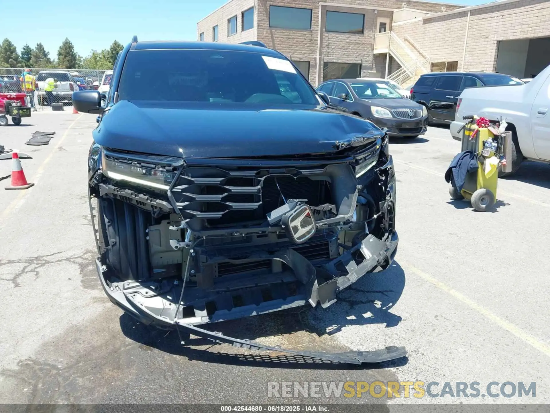 13 Photograph of a damaged car 5FNYG2H30SB008046 HONDA PILOT 2025