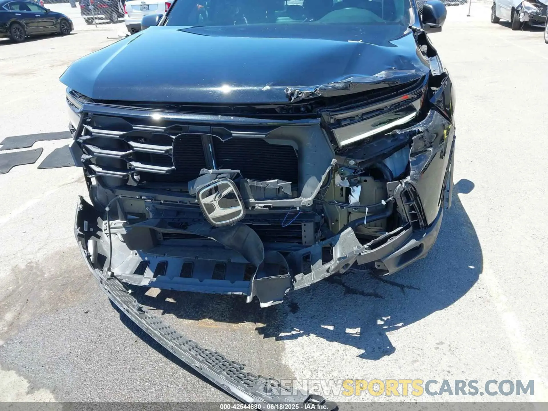 6 Photograph of a damaged car 5FNYG2H30SB008046 HONDA PILOT 2025