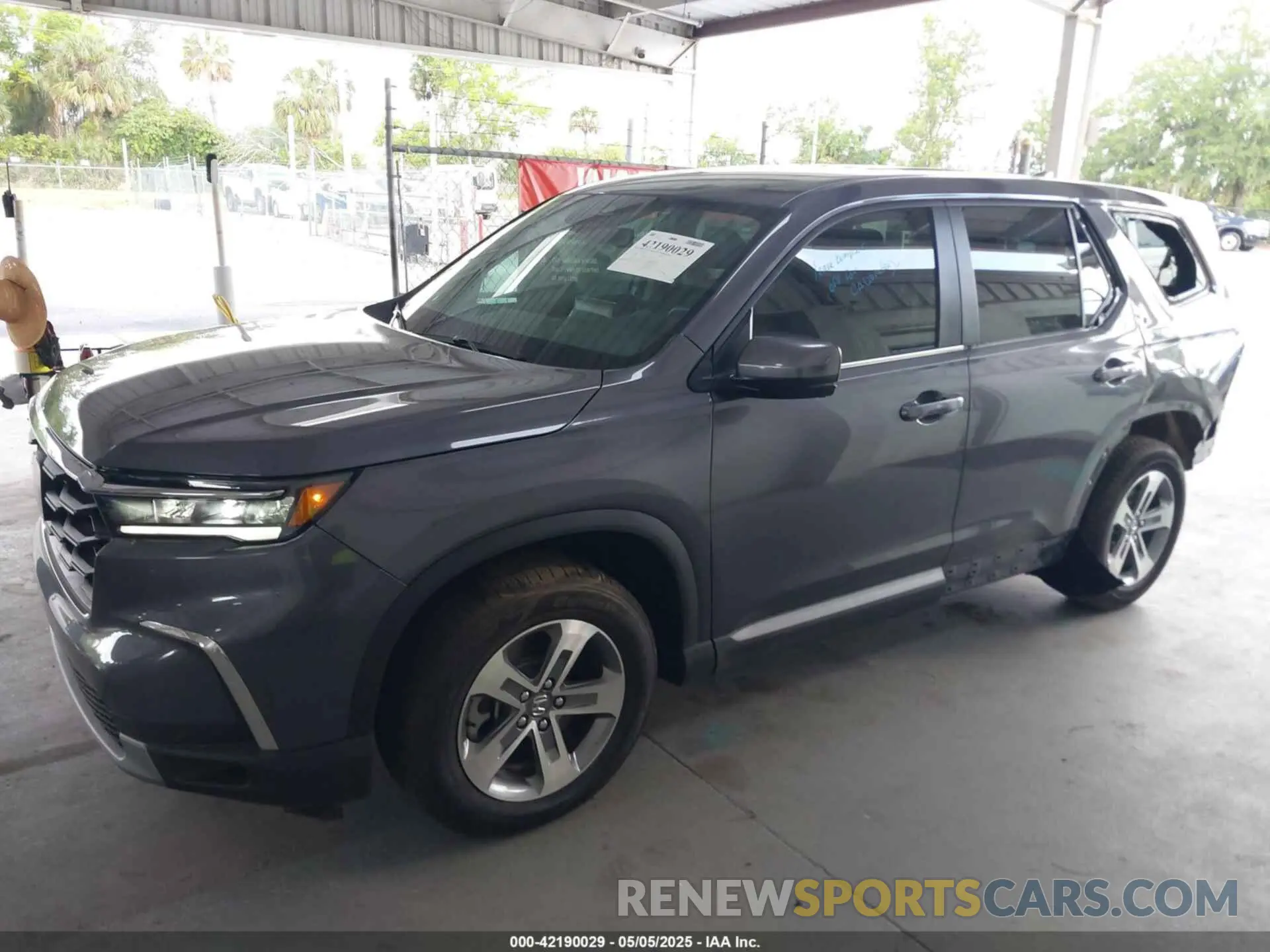 15 Photograph of a damaged car 5FNYG2H40SB019525 HONDA PILOT 2025