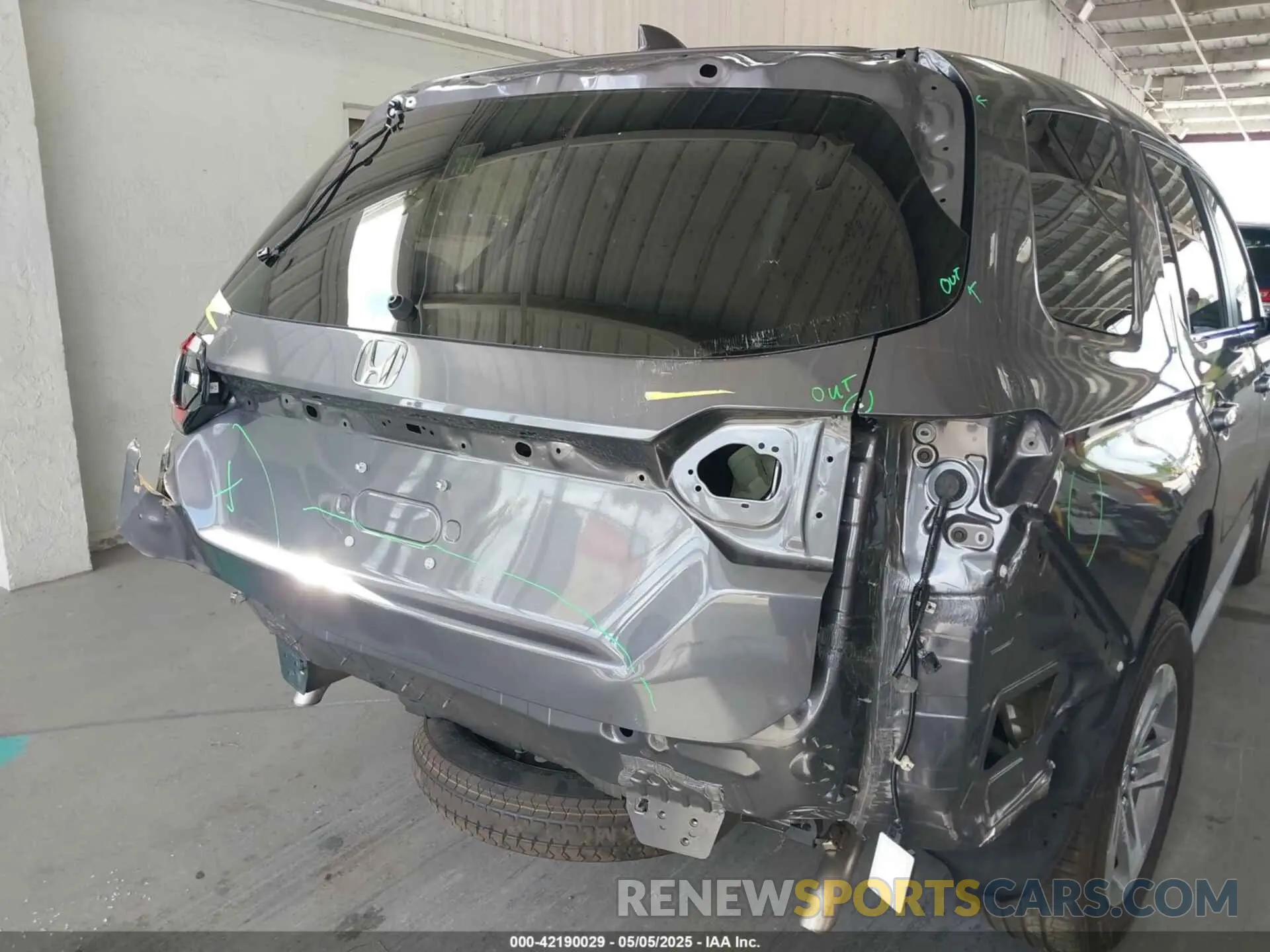 6 Photograph of a damaged car 5FNYG2H40SB019525 HONDA PILOT 2025