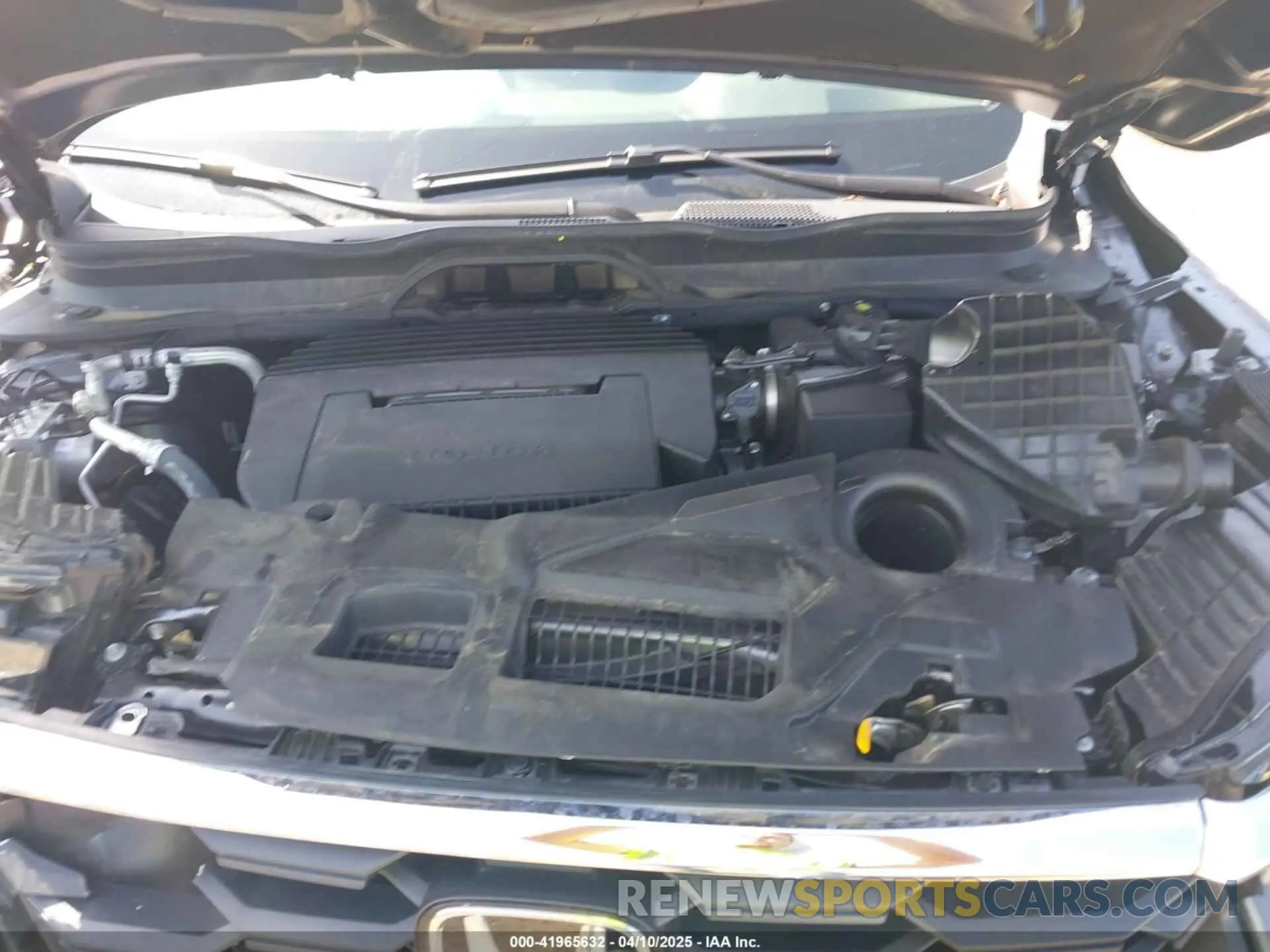 10 Photograph of a damaged car 5FNYG2H46SB008366 HONDA PILOT 2025