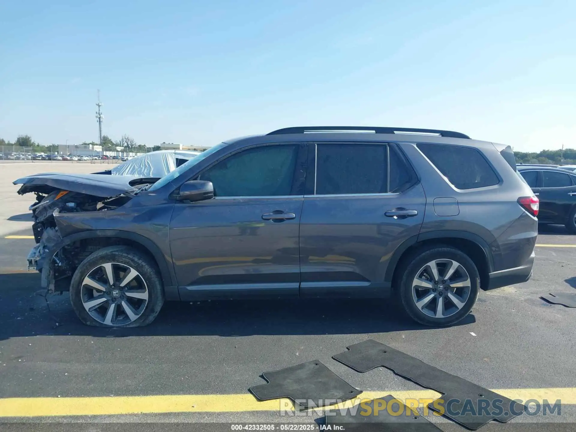 15 Photograph of a damaged car 5FNYG2H72SB014420 HONDA PILOT 2025