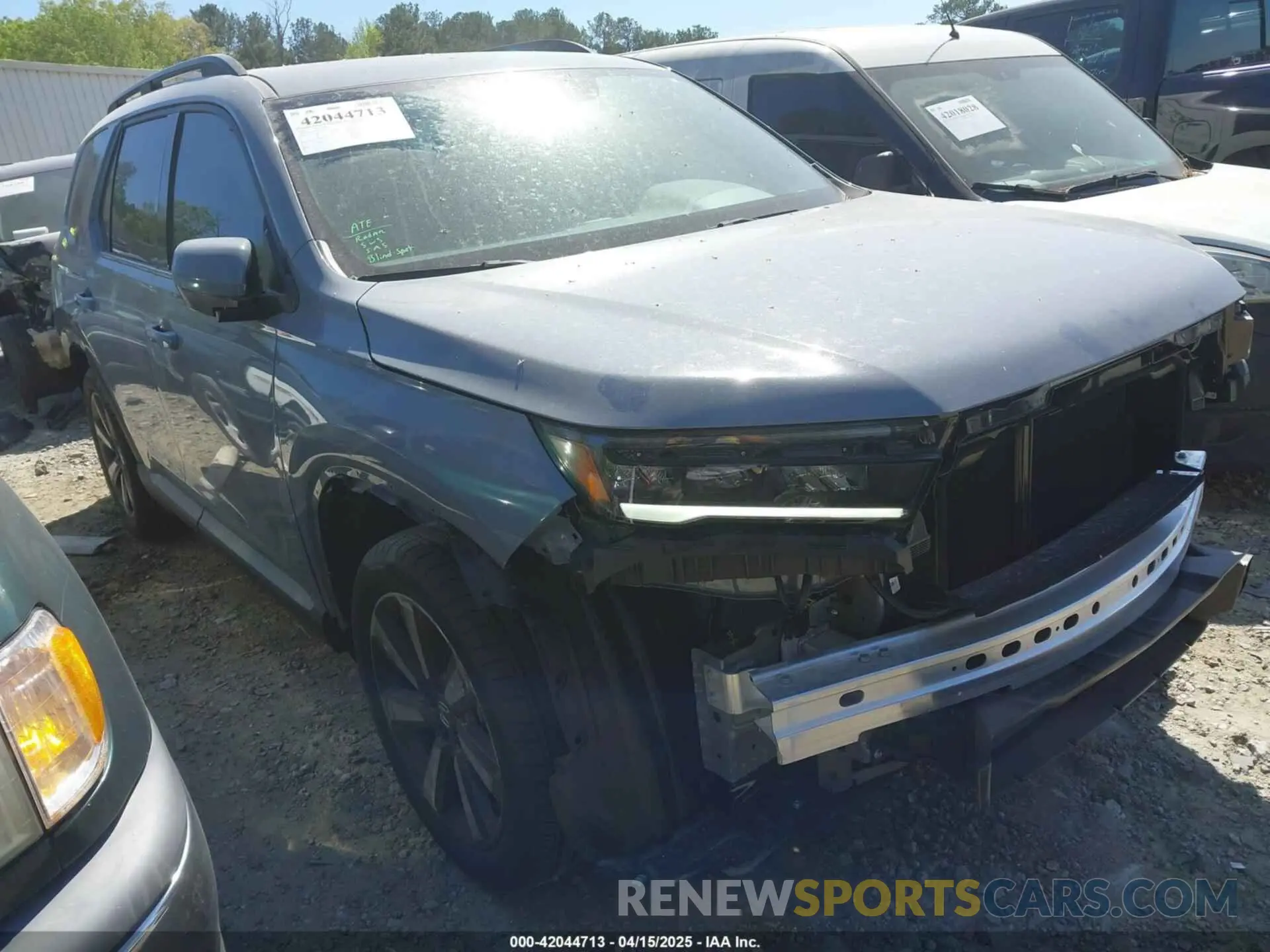 1 Photograph of a damaged car 5FNYG2H74SB025855 HONDA PILOT 2025