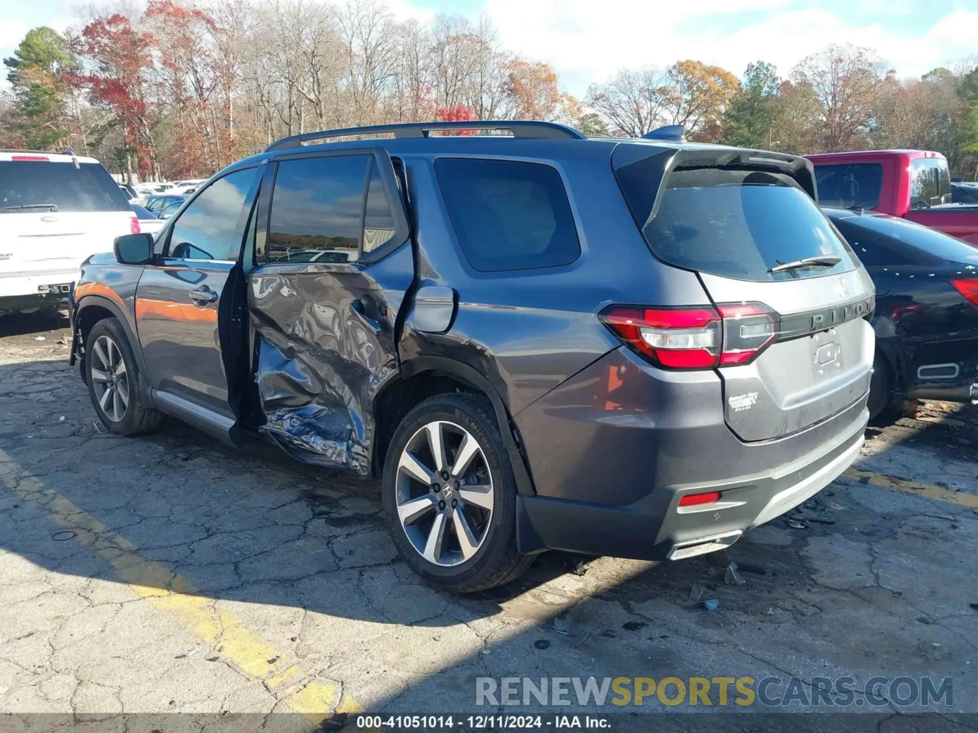 3 Photograph of a damaged car 5FNYG2H75SB007395 HONDA PILOT 2025