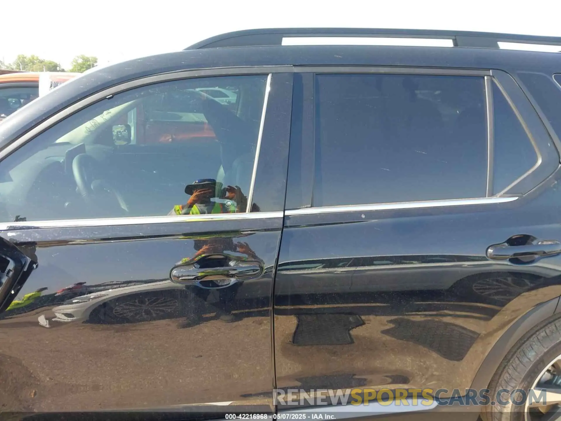 14 Photograph of a damaged car 5FNYG2H75SB025380 HONDA PILOT 2025