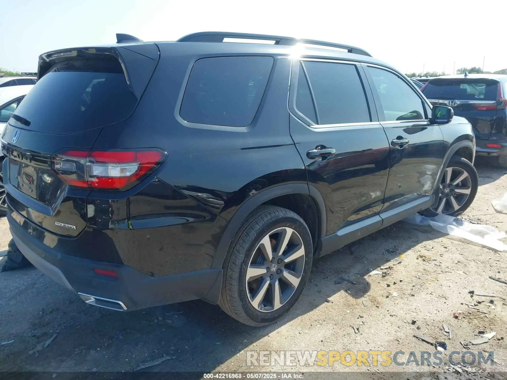4 Photograph of a damaged car 5FNYG2H75SB025380 HONDA PILOT 2025