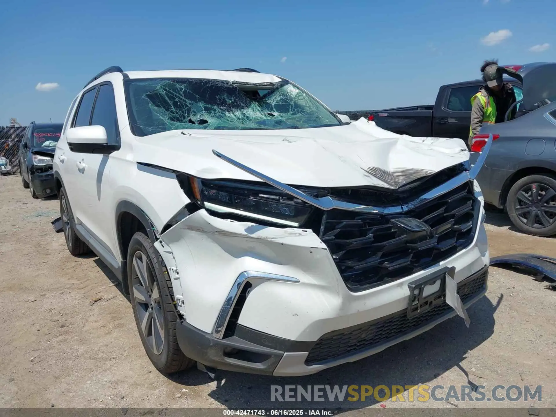 1 Photograph of a damaged car 5FNYG2H76SB030457 HONDA PILOT 2025