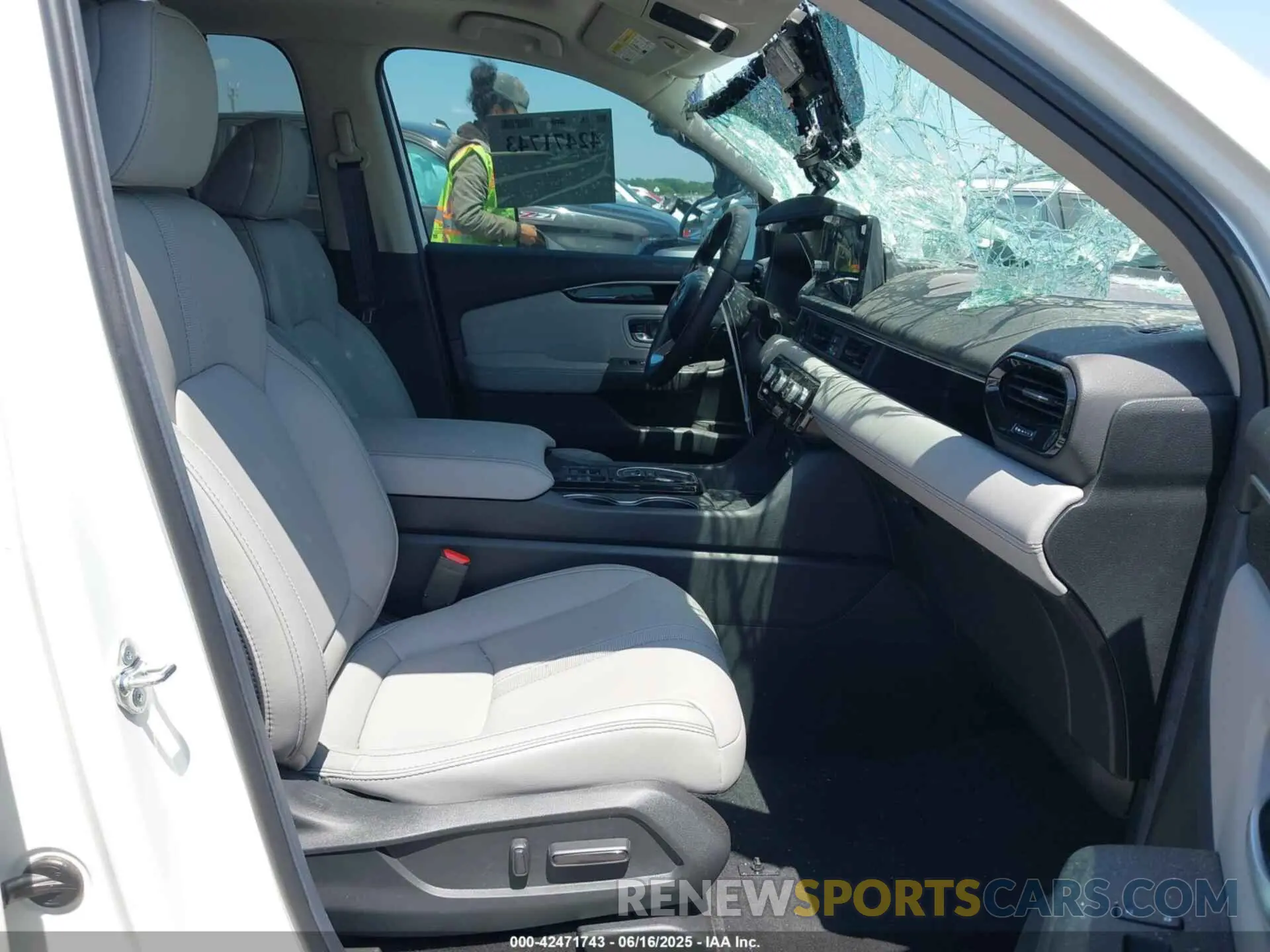 5 Photograph of a damaged car 5FNYG2H76SB030457 HONDA PILOT 2025