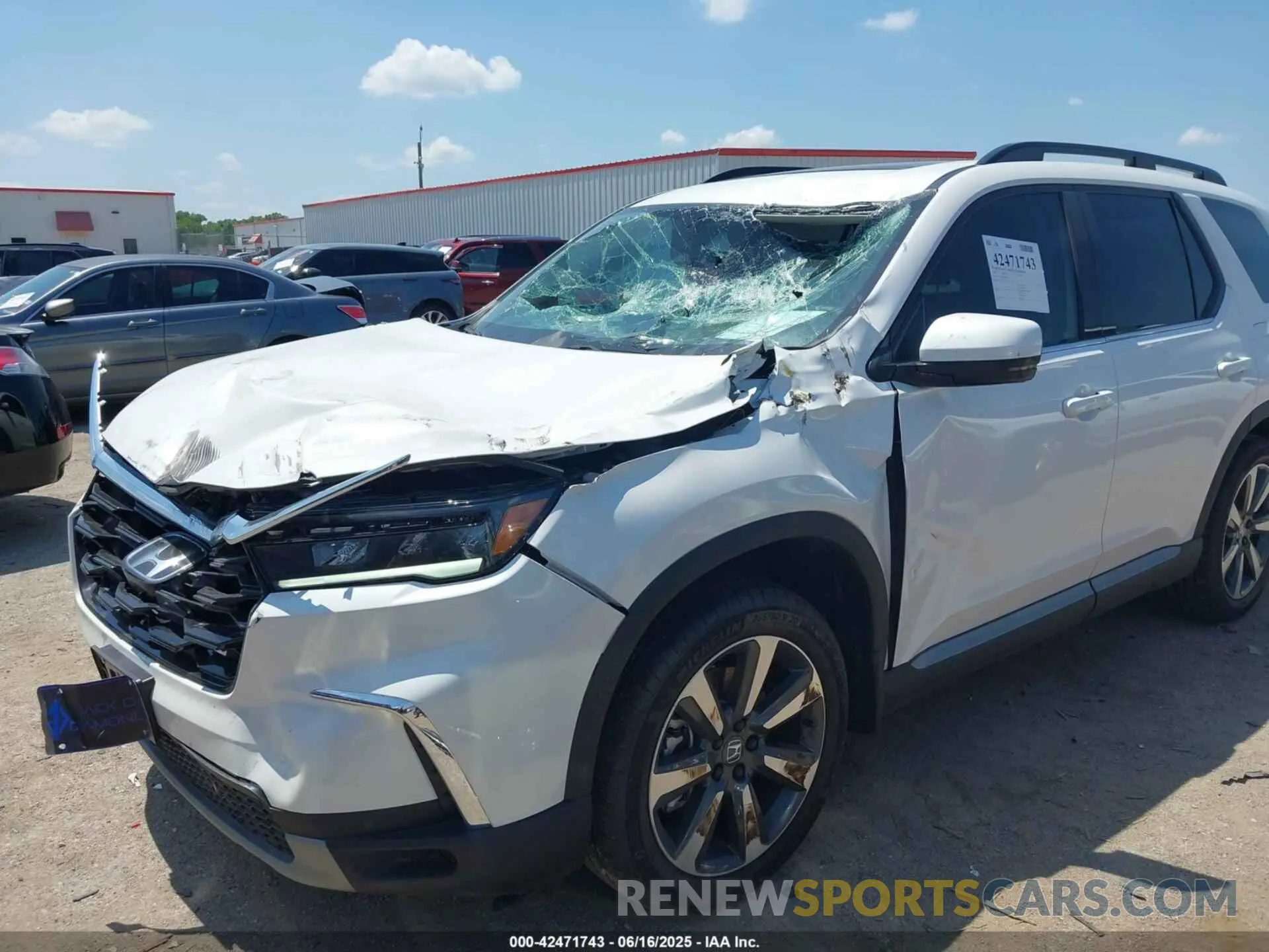 6 Photograph of a damaged car 5FNYG2H76SB030457 HONDA PILOT 2025