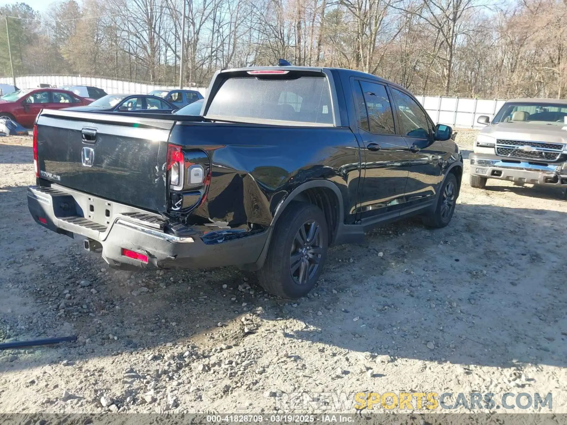 4 Photograph of a damaged car 5FPYK2F12KB007990 HONDA RIDGELINE 2019