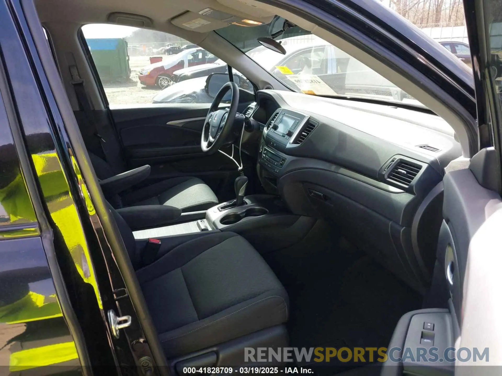 5 Photograph of a damaged car 5FPYK2F12KB007990 HONDA RIDGELINE 2019