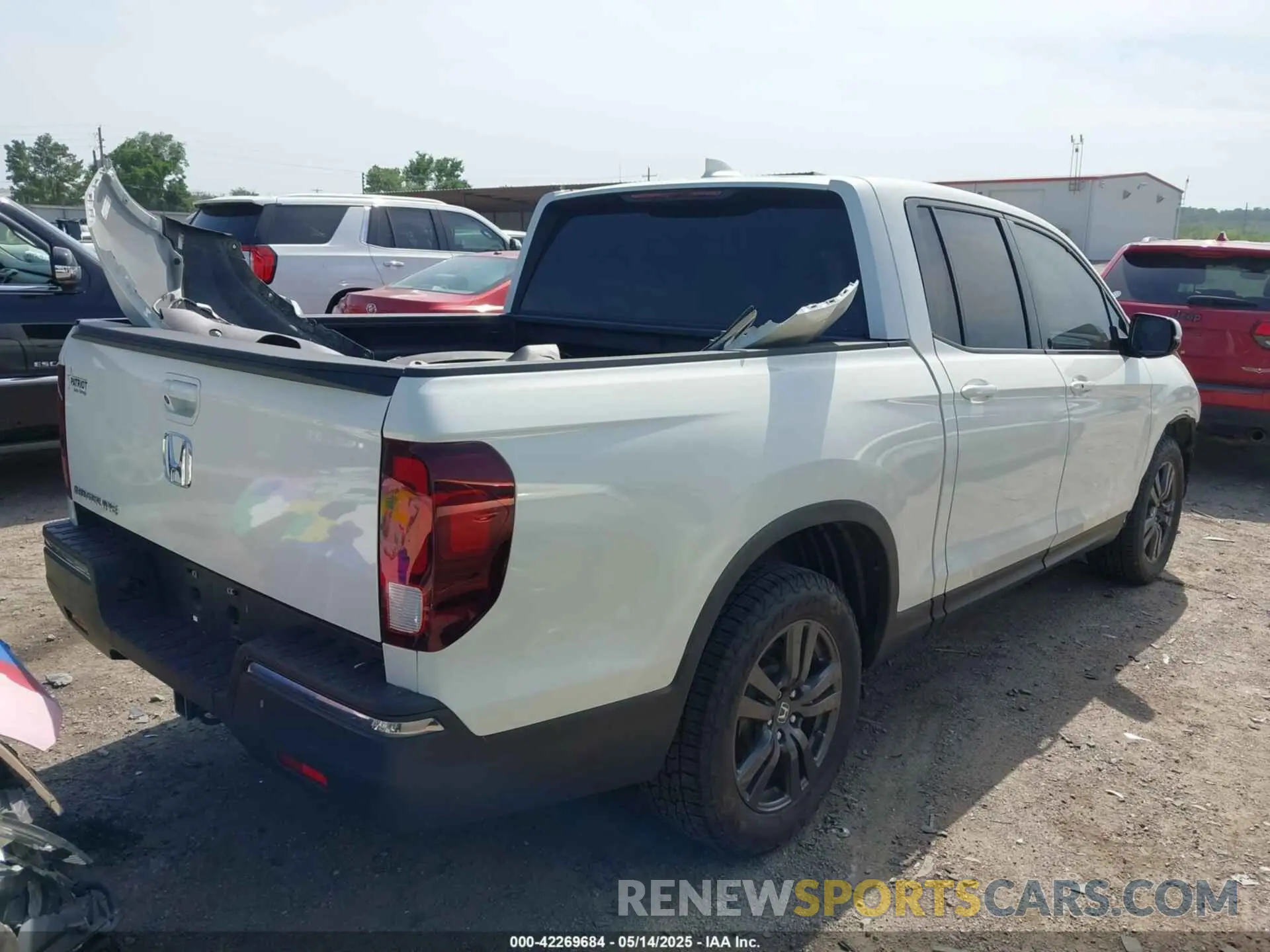 4 Photograph of a damaged car 5FPYK2F18KB001076 HONDA RIDGELINE 2019