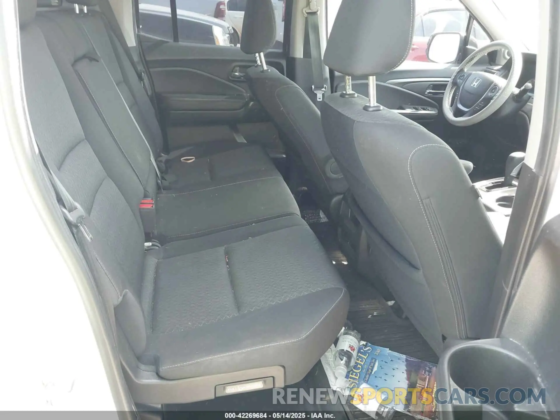 8 Photograph of a damaged car 5FPYK2F18KB001076 HONDA RIDGELINE 2019