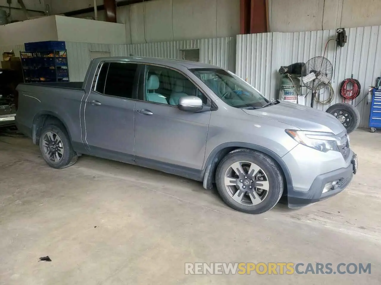 4 Photograph of a damaged car 5FPYK2F56KB008613 HONDA RIDGELINE 2019