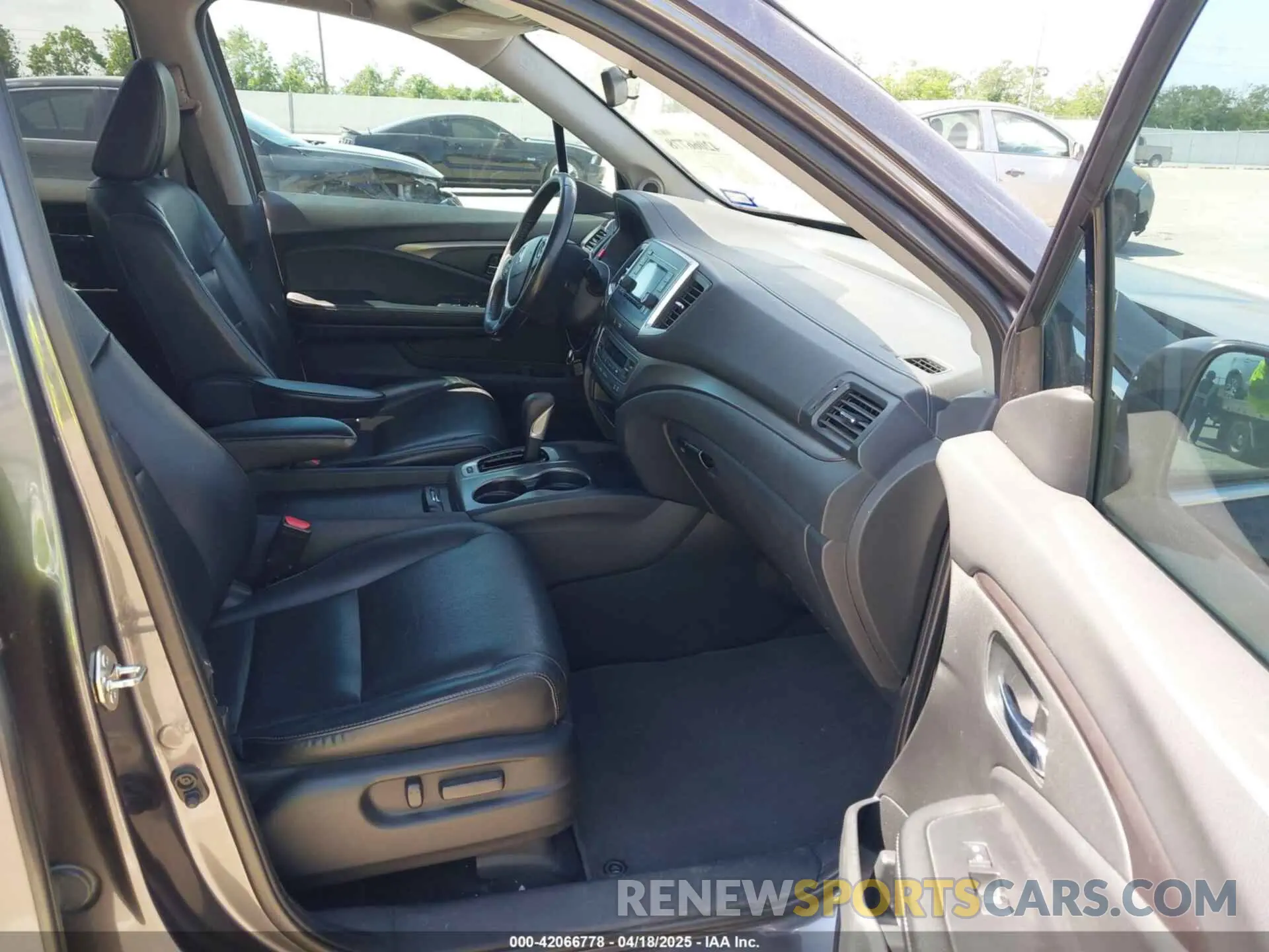 5 Photograph of a damaged car 5FPYK2F59KB004653 HONDA RIDGELINE 2019