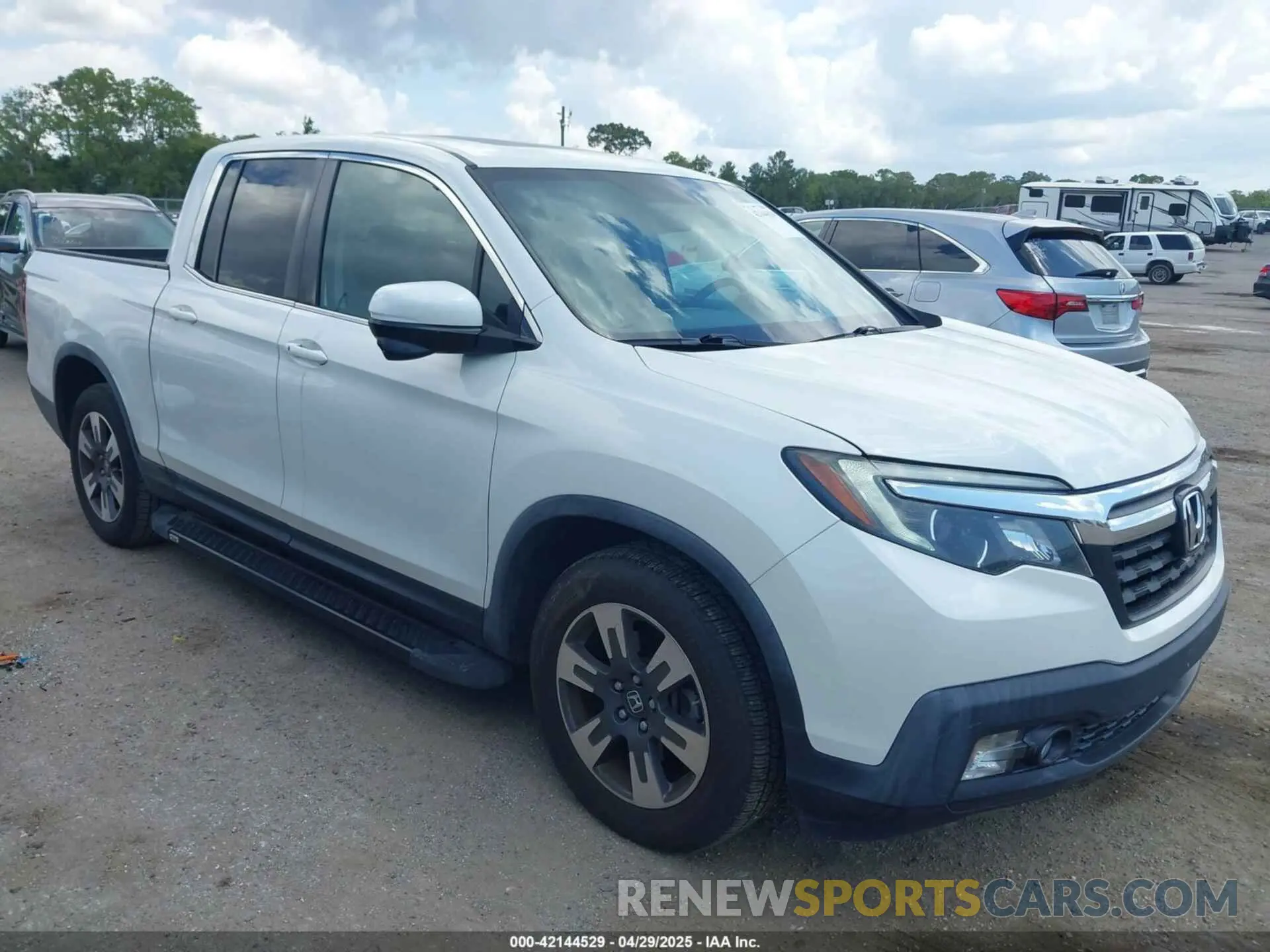 1 Photograph of a damaged car 5FPYK2F60KB000869 HONDA RIDGELINE 2019