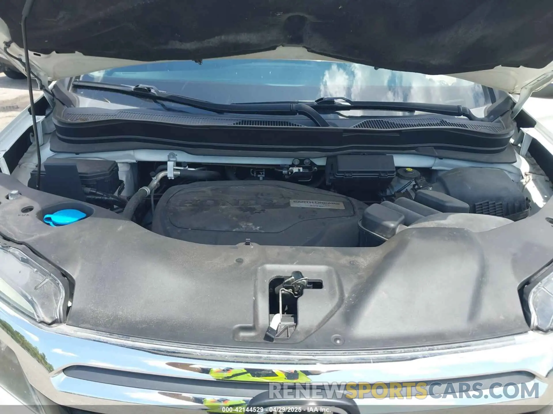 10 Photograph of a damaged car 5FPYK2F60KB000869 HONDA RIDGELINE 2019