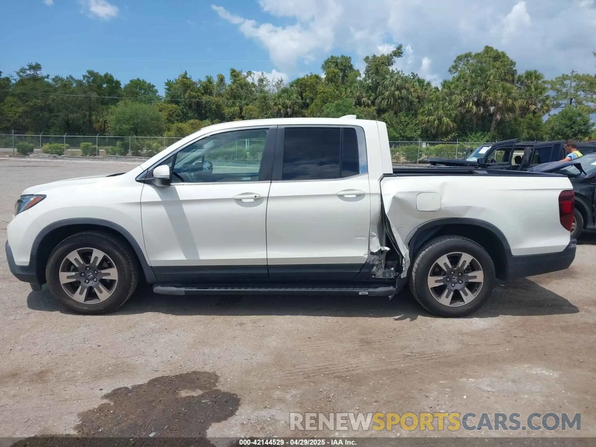 14 Photograph of a damaged car 5FPYK2F60KB000869 HONDA RIDGELINE 2019