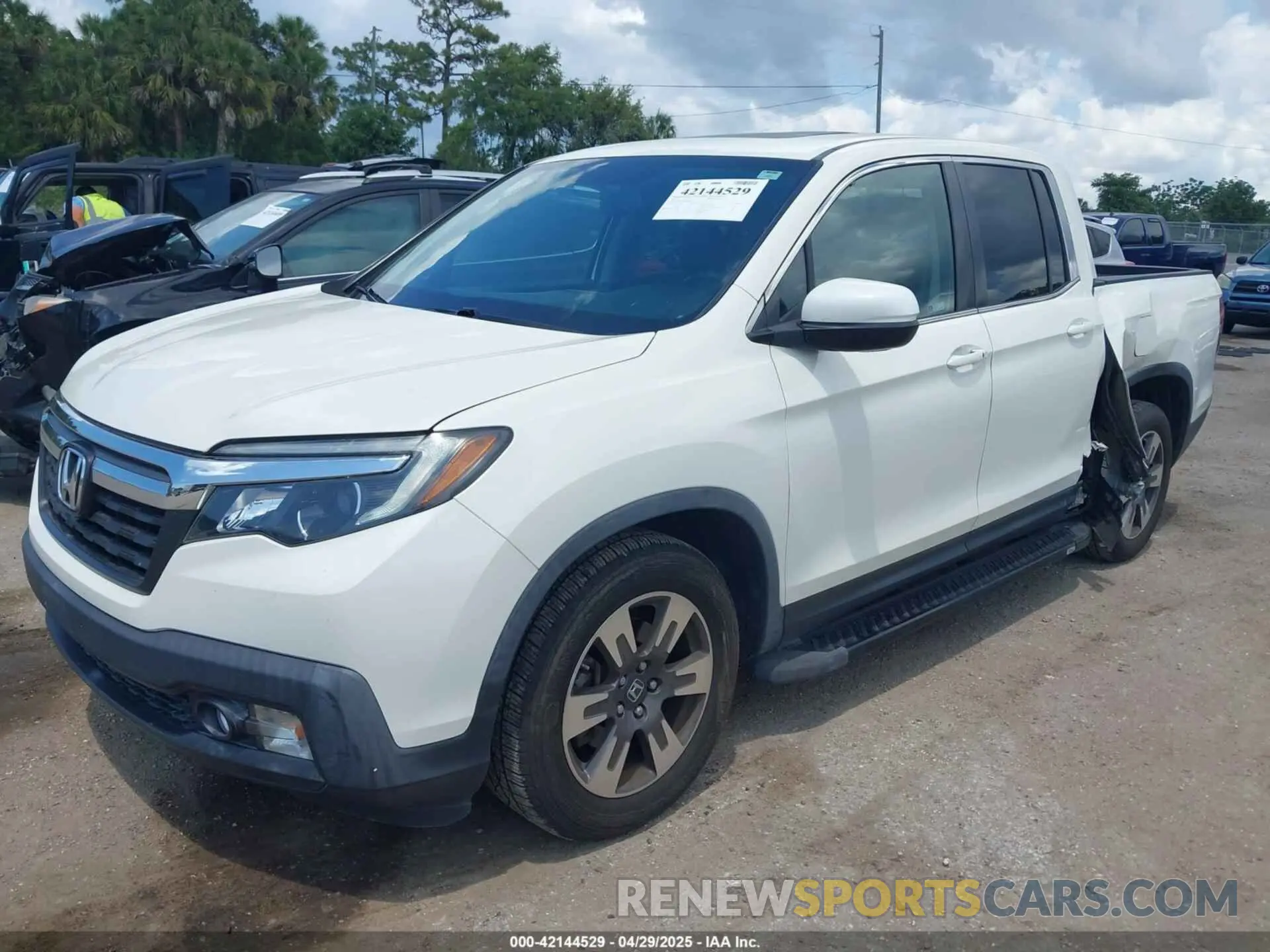2 Photograph of a damaged car 5FPYK2F60KB000869 HONDA RIDGELINE 2019