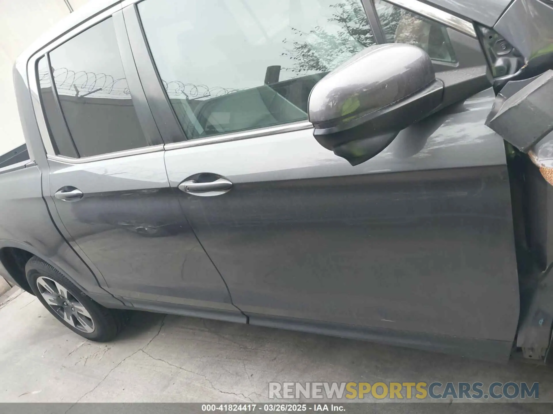 14 Photograph of a damaged car 5FPYK2F64KB007002 HONDA RIDGELINE 2019