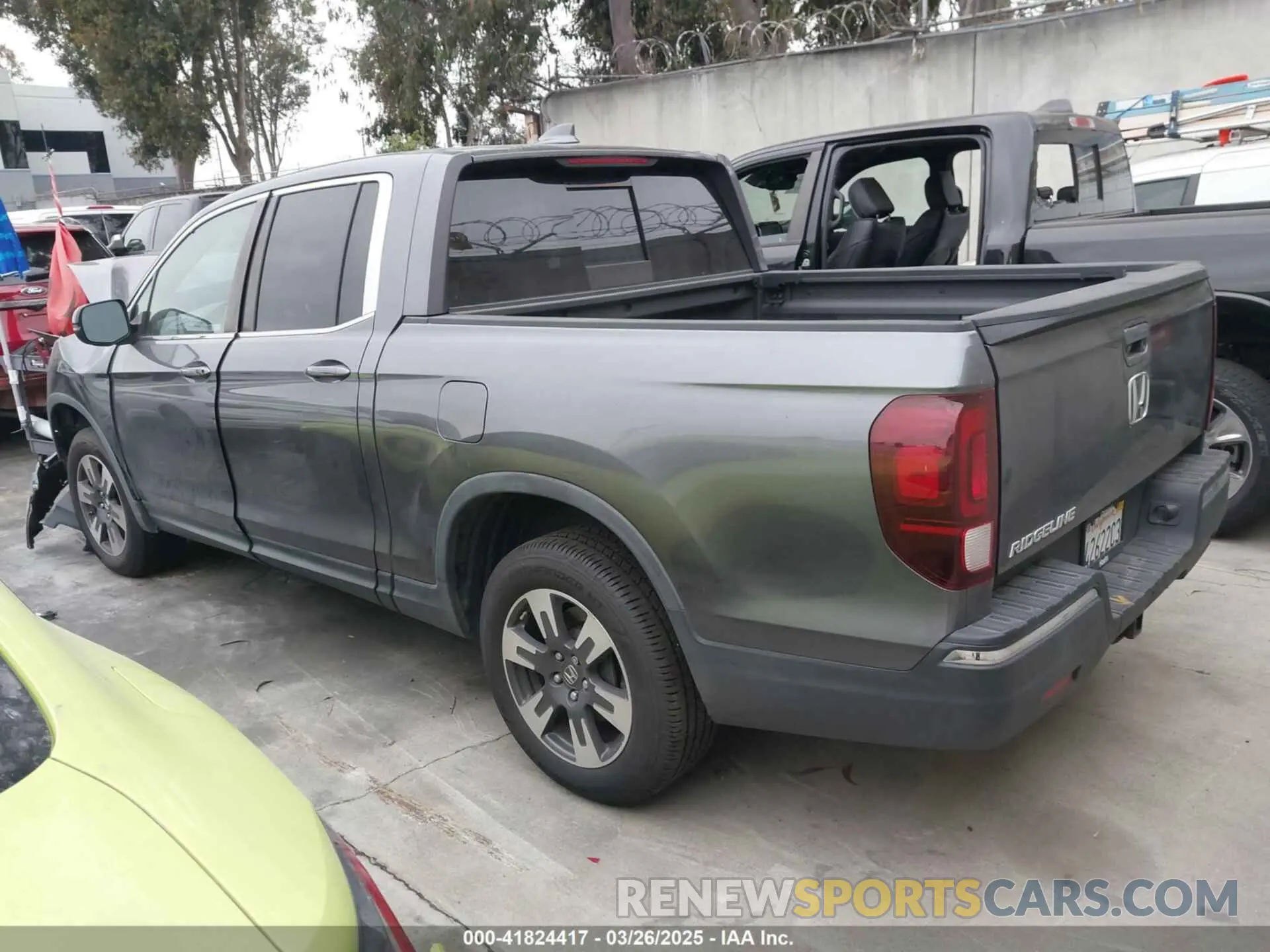 3 Photograph of a damaged car 5FPYK2F64KB007002 HONDA RIDGELINE 2019